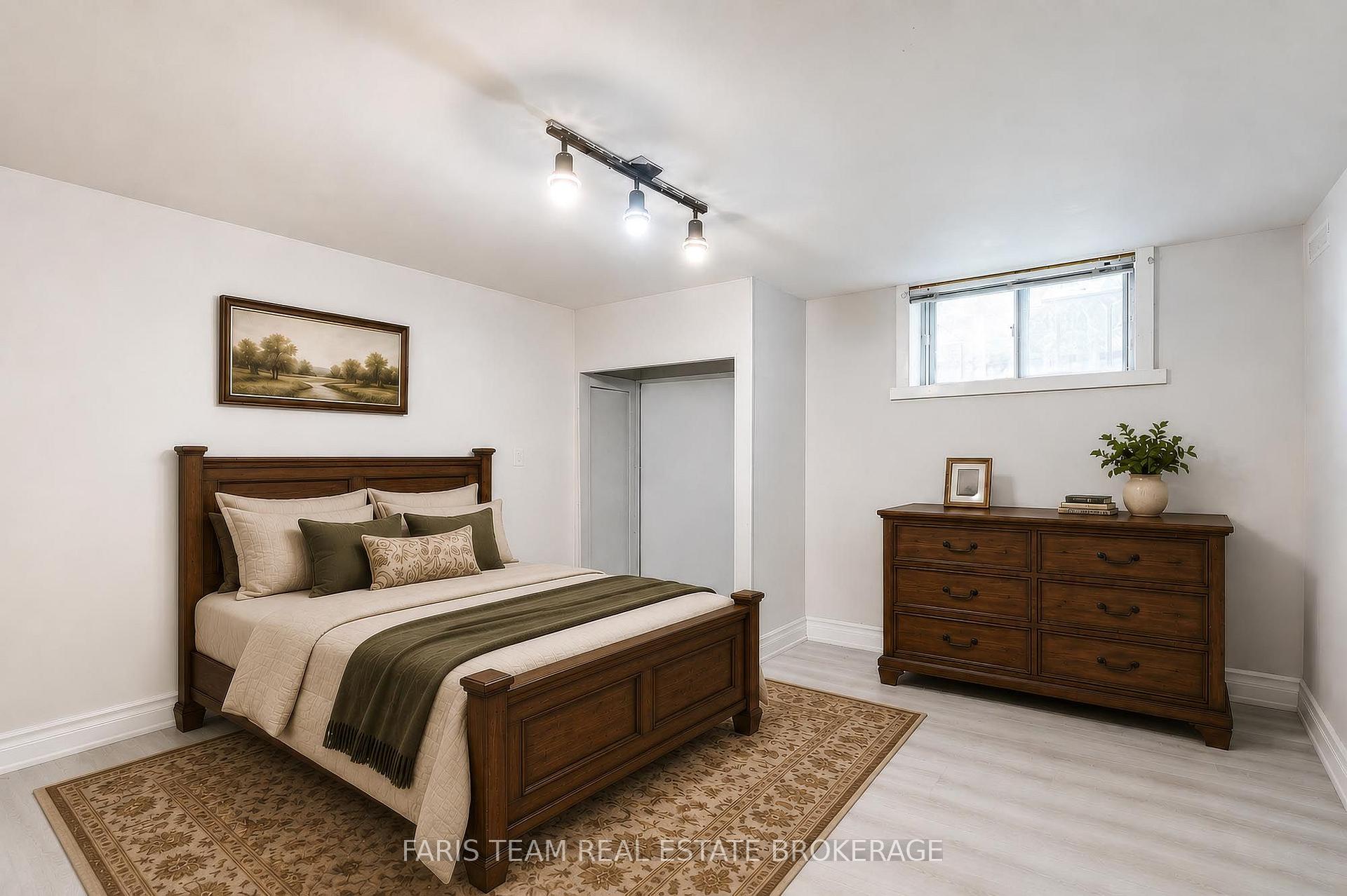 Photo 27 of 136 Oriole Drive, East Gwillimbury, Holland Landing — HOMEH