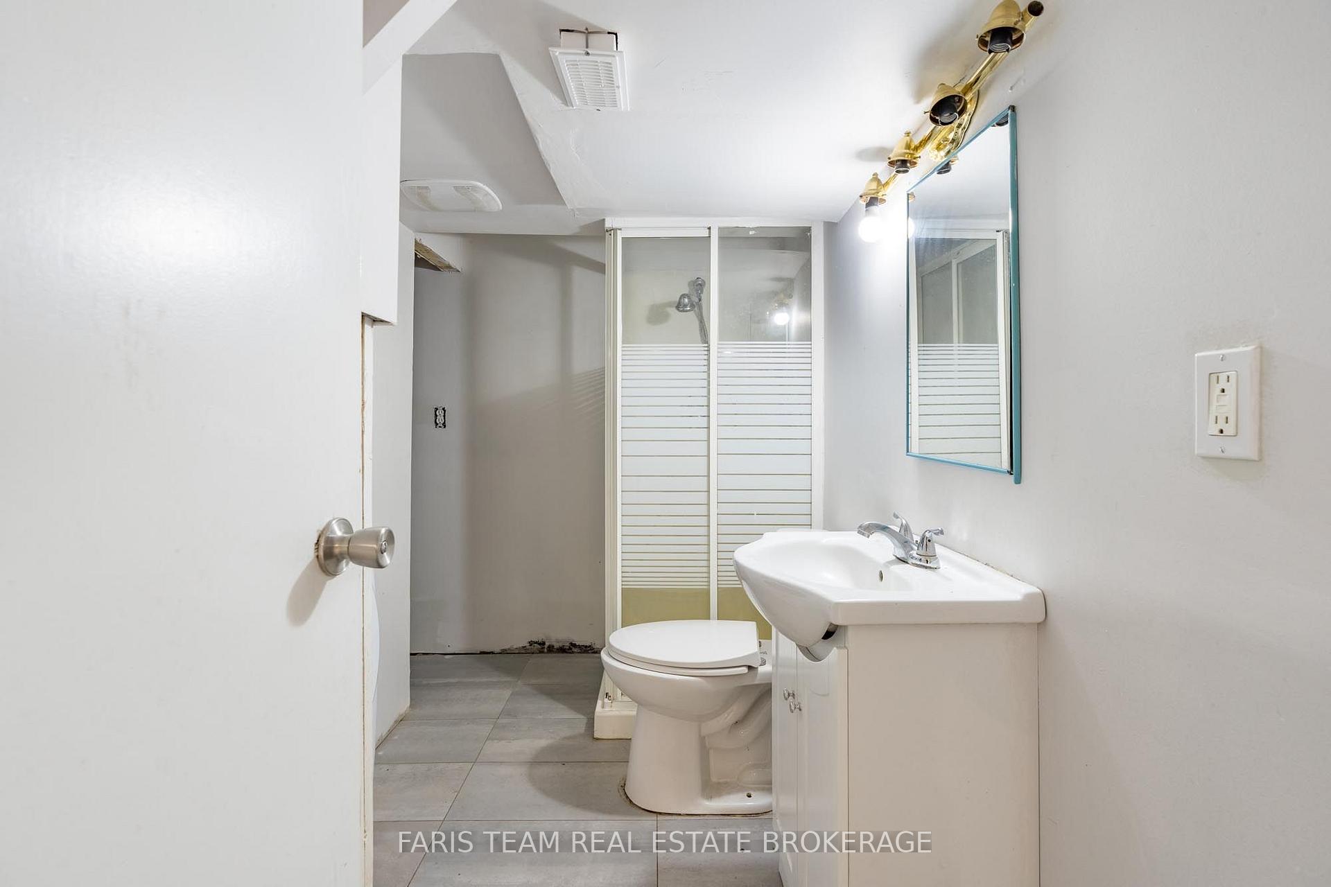 Photo 30 of 136 Oriole Drive, East Gwillimbury, Holland Landing — HOMEH