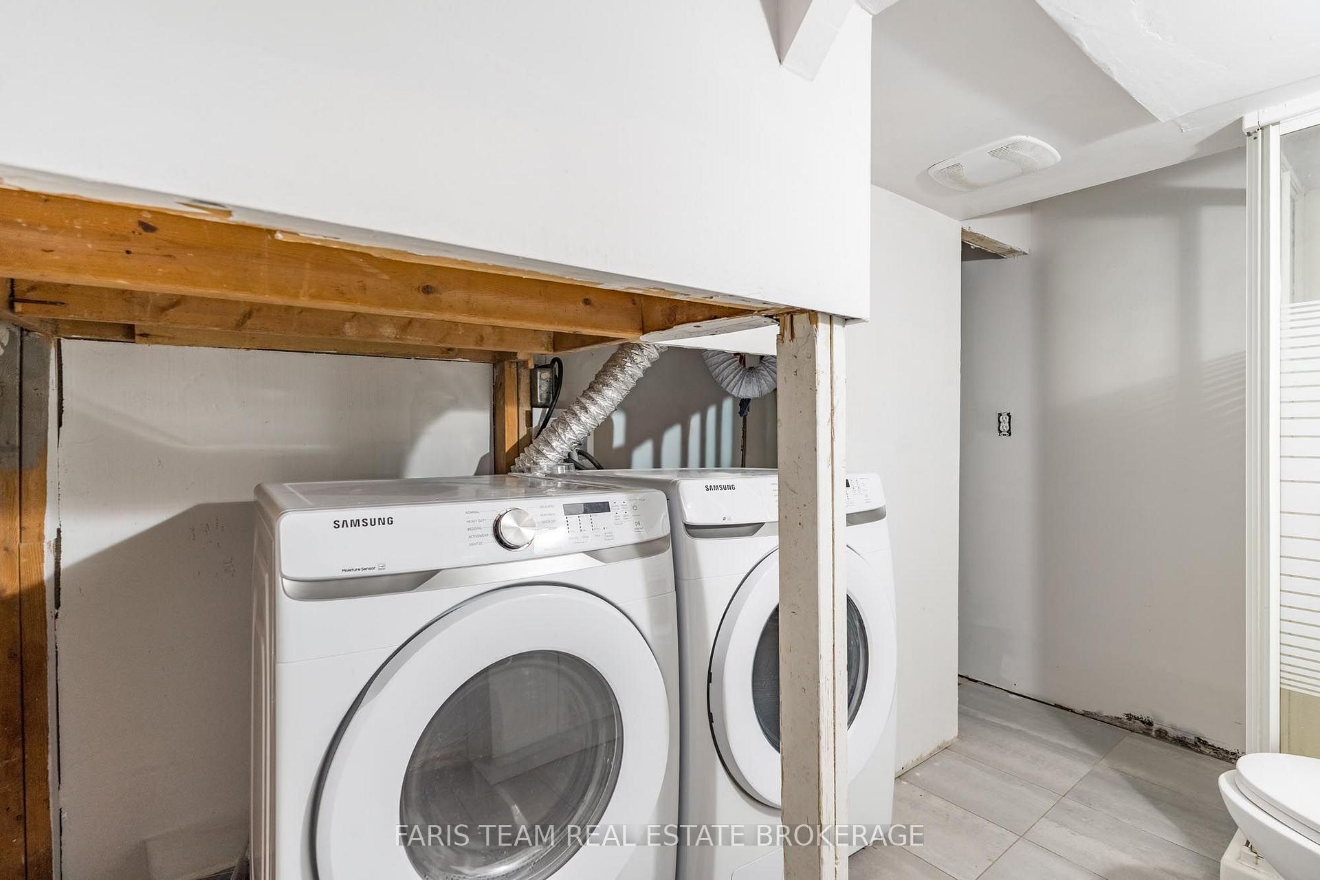 Photo 31 of 136 Oriole Drive, East Gwillimbury, Holland Landing — HOMEH