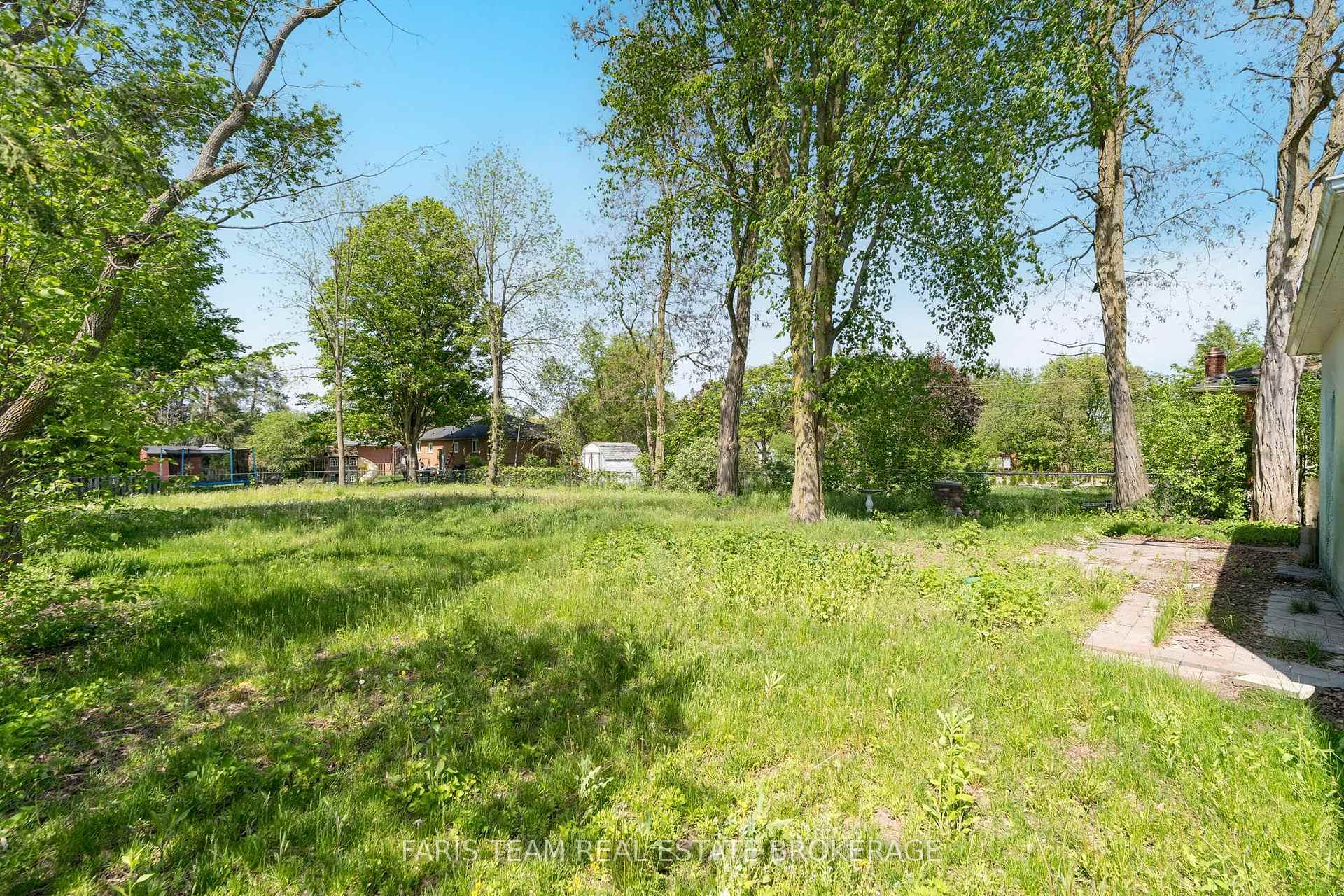 Photo 33 of 136 Oriole Drive, East Gwillimbury, Holland Landing — HOMEH