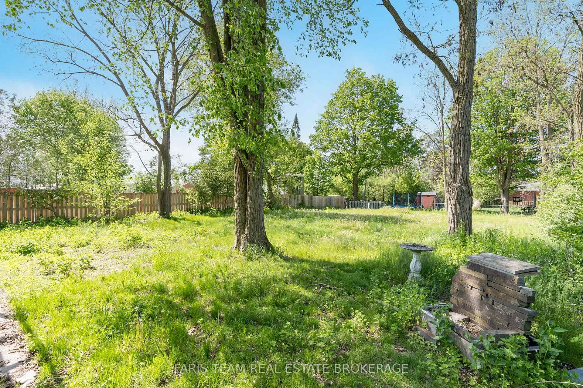 Photo 34 of 136 Oriole Drive, East Gwillimbury, Holland Landing — HOMEH