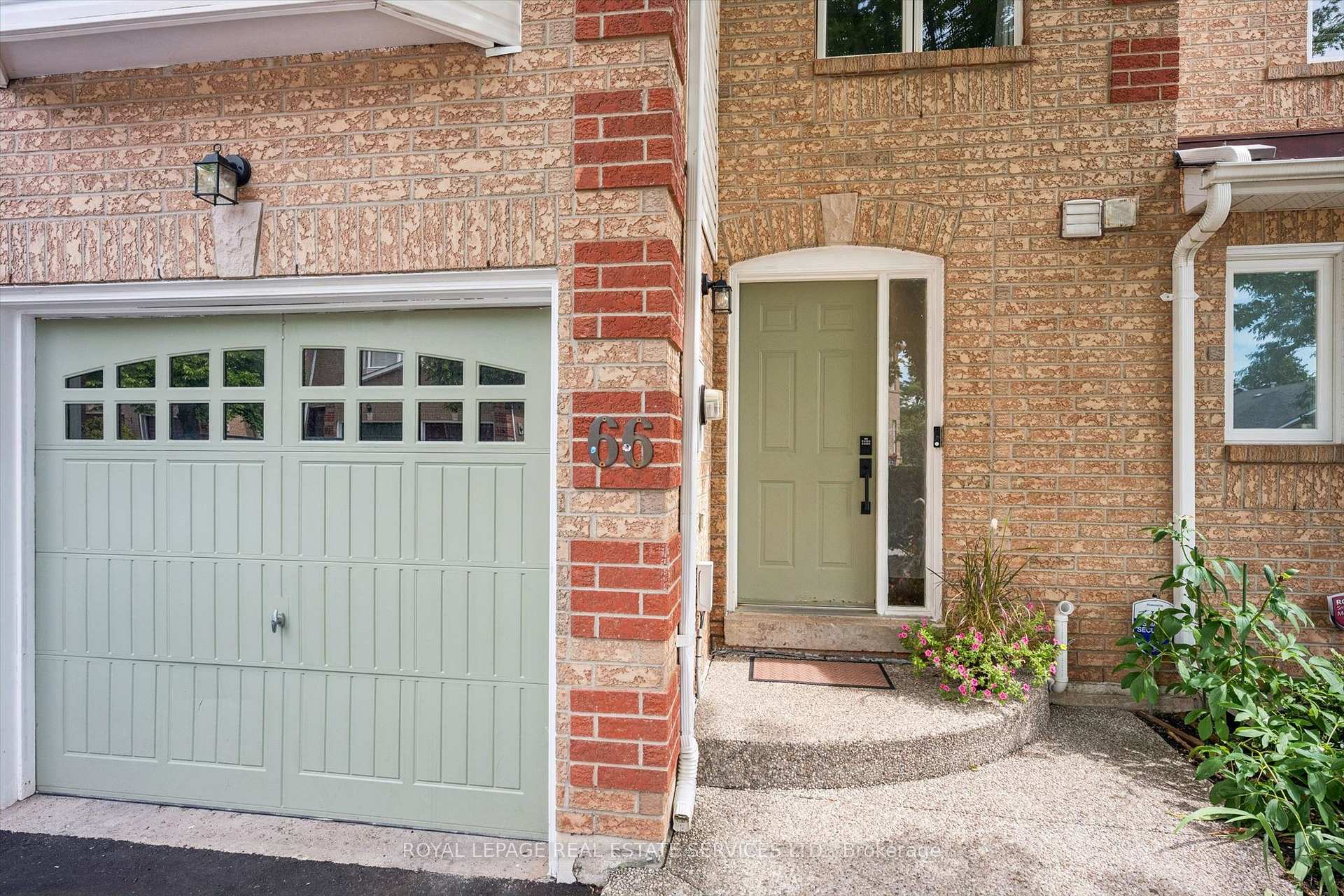 Photo 5 of Unit 66, 1240 Westview Terrace, Oakville, West Oak Trails — HOMEH