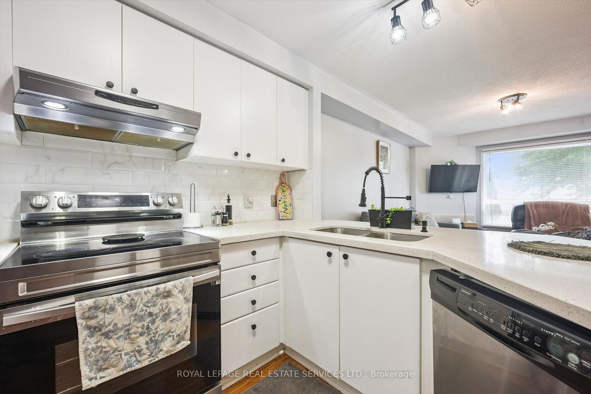 Photo 16 of Unit 66, 1240 Westview Terrace, Oakville, West Oak Trails — HOMEH