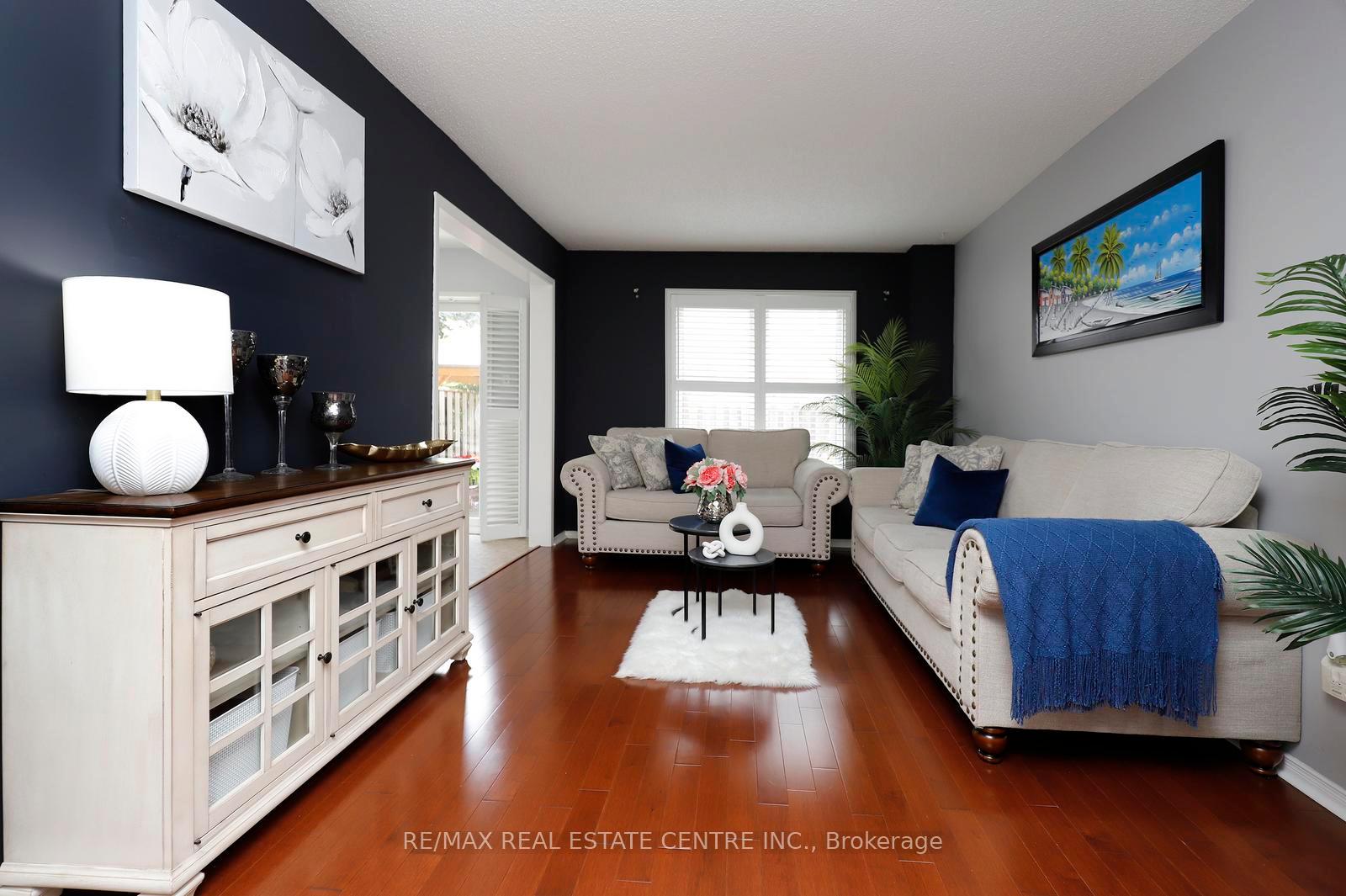 Photo 5 of Unit 26, 2022 Atkinson Drive, Burlington, Rose — HOMEH