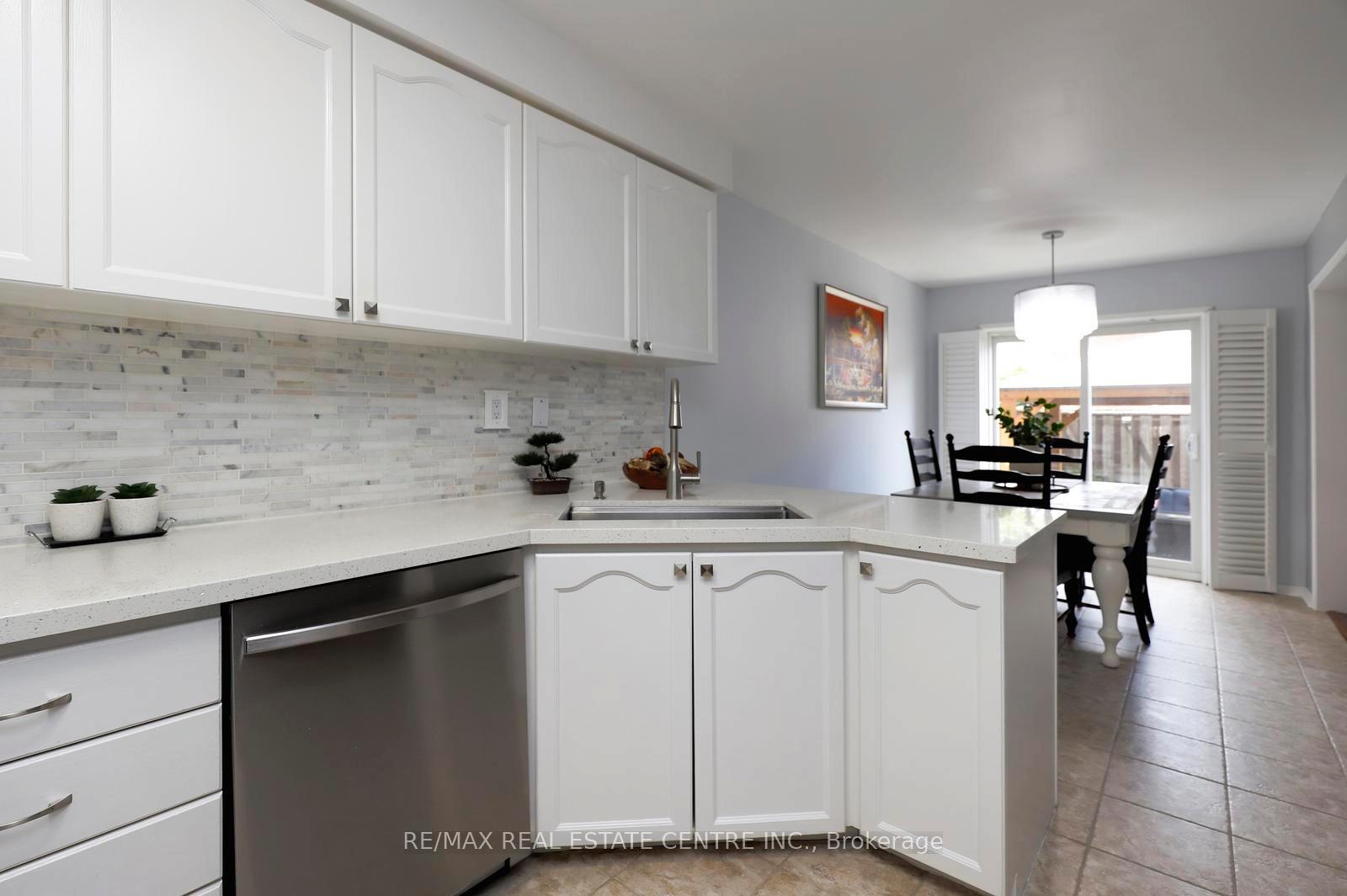 Photo 13 of Unit 26, 2022 Atkinson Drive, Burlington, Rose — HOMEH