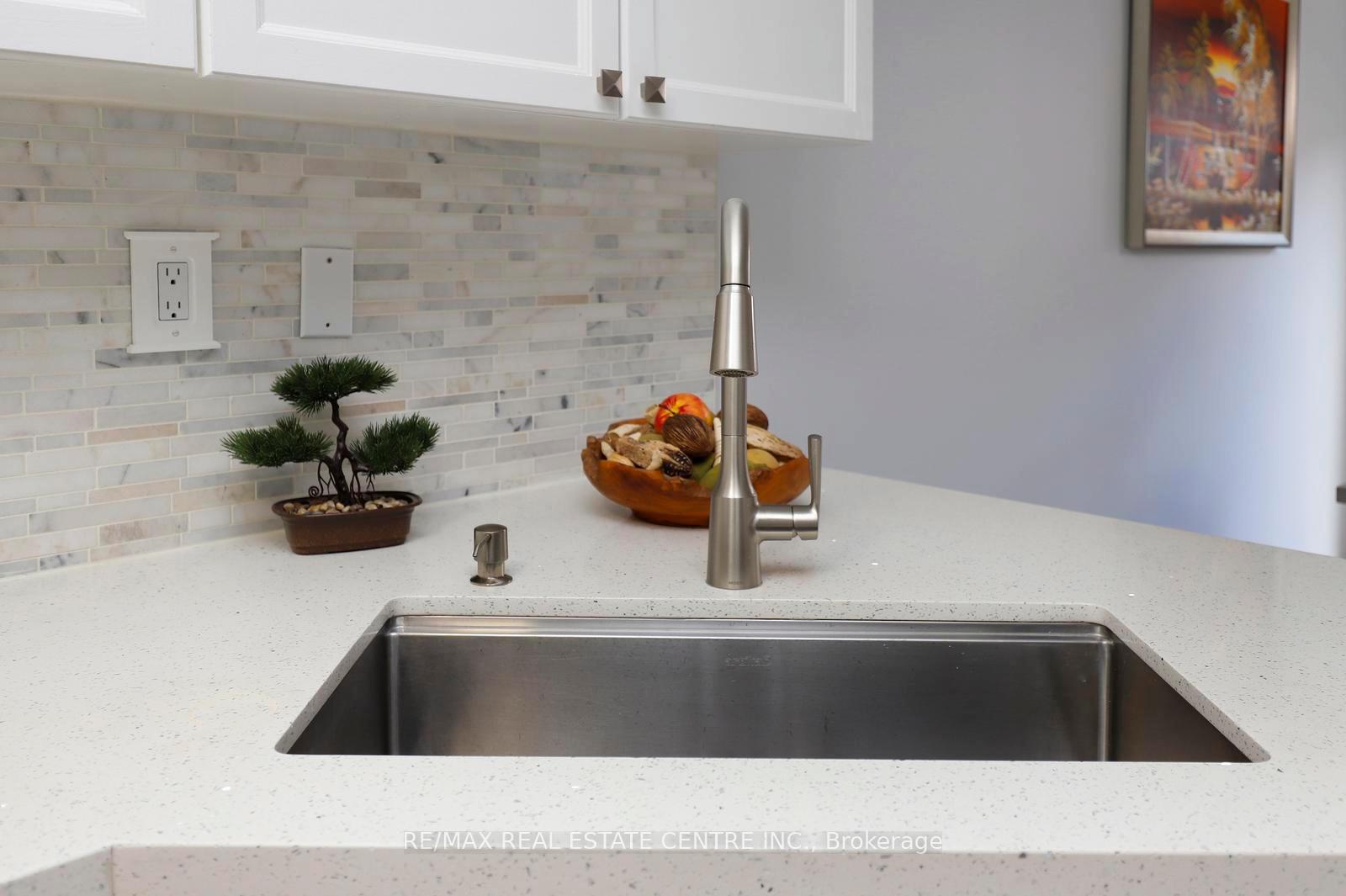 Photo 14 of Unit 26, 2022 Atkinson Drive, Burlington, Rose — HOMEH