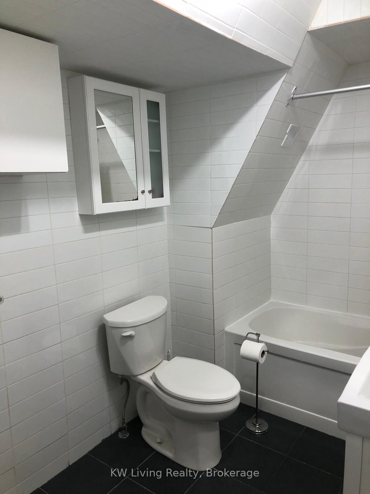 Photo 2 of Unit 3rd Floor, 377 Dundas Street W, Toronto, Kensington-Chinatown — HOMEH