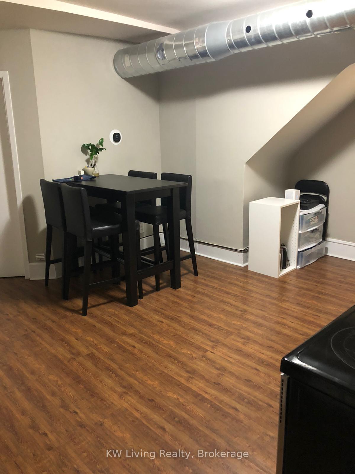 Photo 6 of Unit 3rd Floor, 377 Dundas Street W, Toronto, Kensington-Chinatown — HOMEH