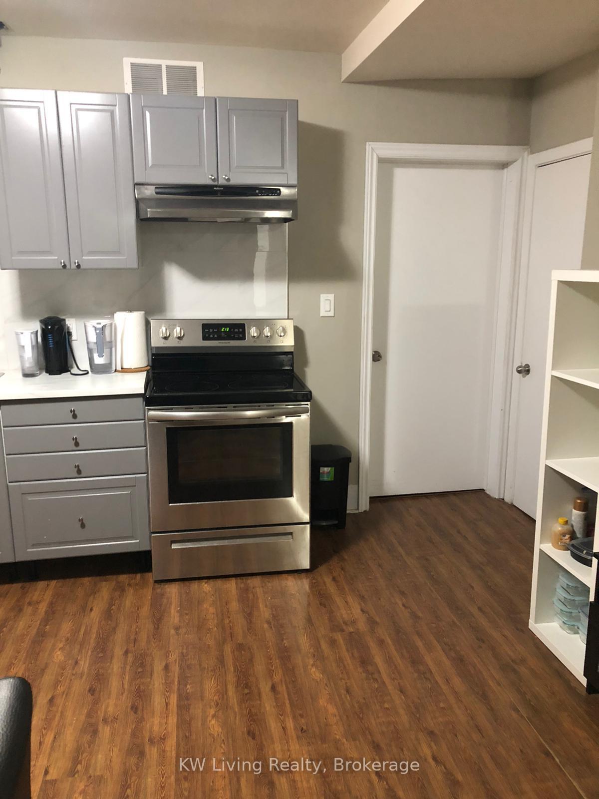 Photo 8 of Unit 3rd Floor, 377 Dundas Street W, Toronto, Kensington-Chinatown — HOMEH