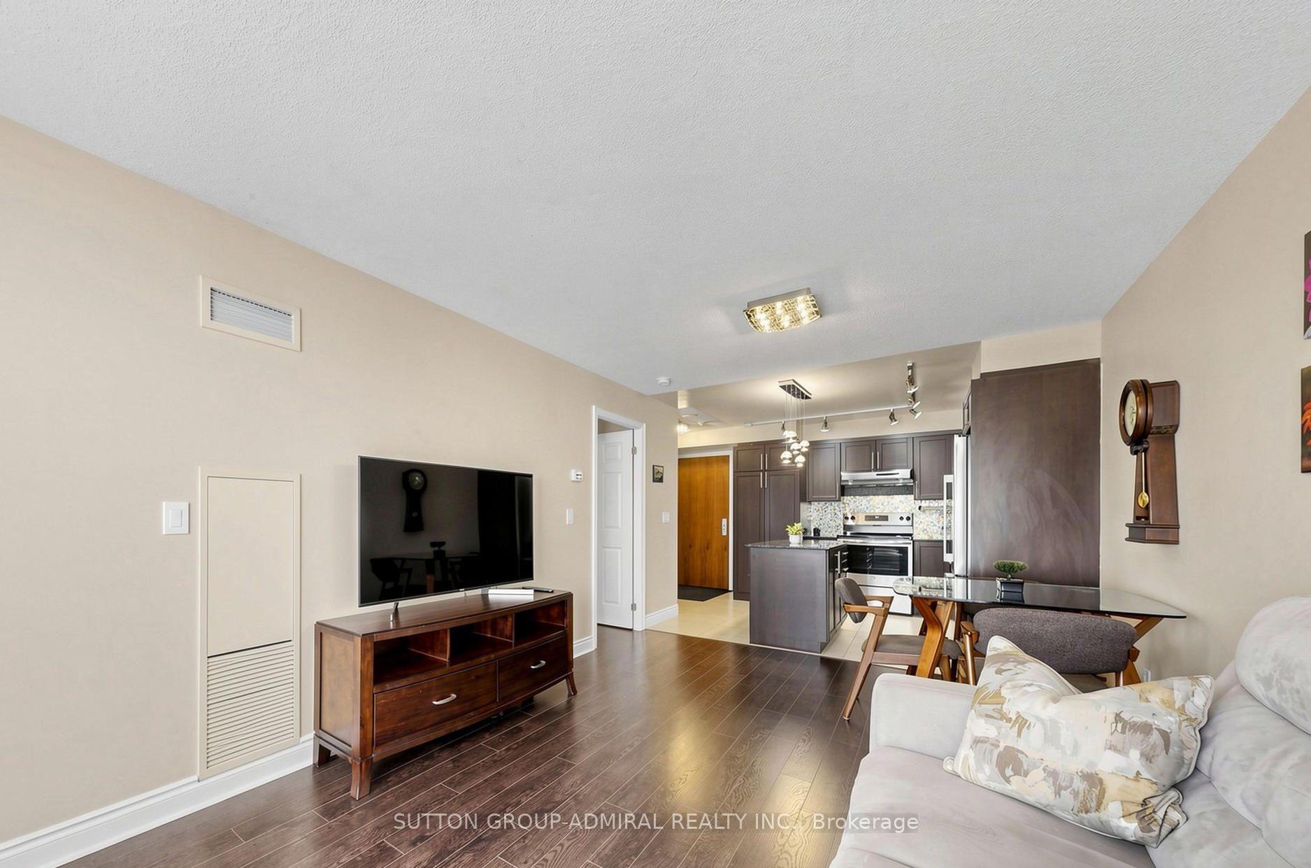 Photo 11 of Unit 210, 39 Galleria Parkway, Markham, Commerce Valley — HOMEH