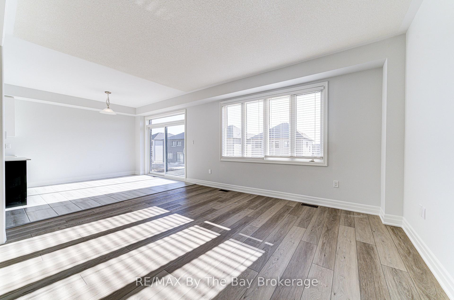 Photo 19 of 17 Rosanne Circle, Wasaga Beach — HOMEH
