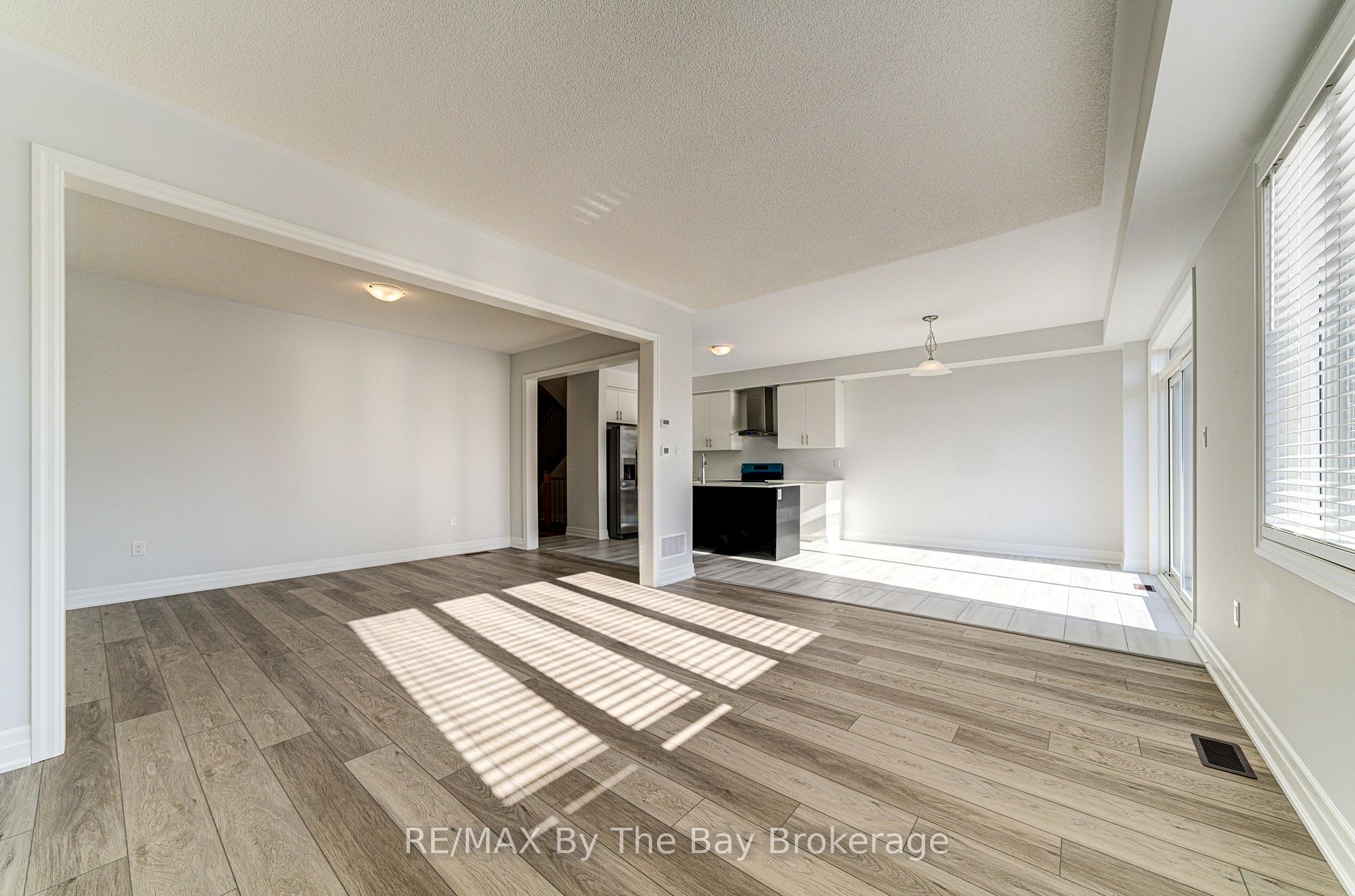 Photo 22 of 17 Rosanne Circle, Wasaga Beach — HOMEH