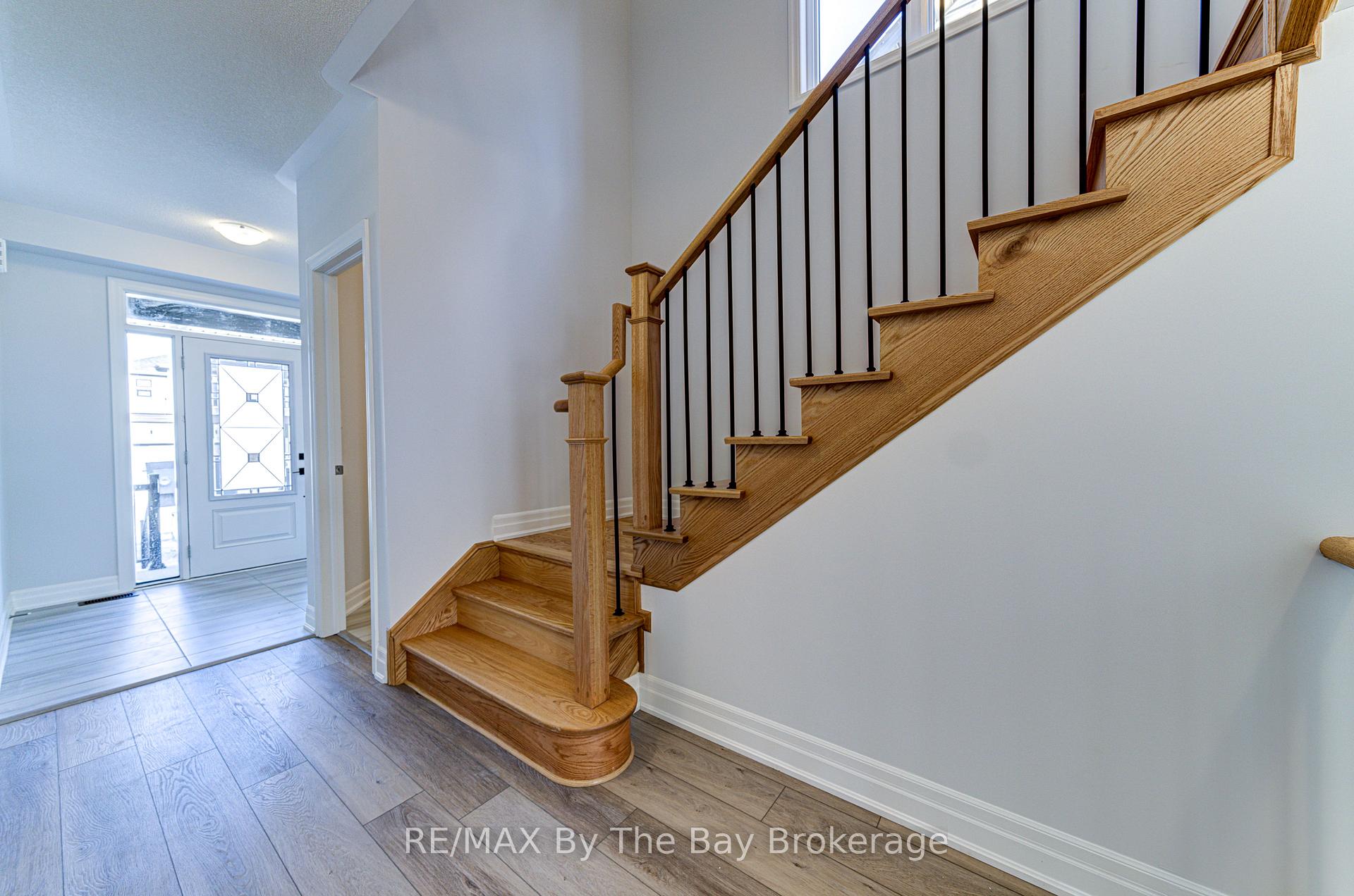 Photo 24 of 17 Rosanne Circle, Wasaga Beach — HOMEH