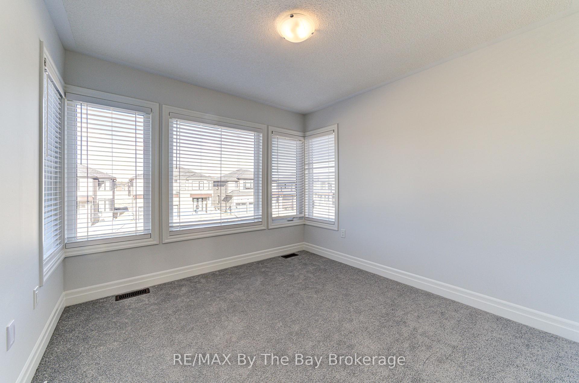 Photo 38 of 17 Rosanne Circle, Wasaga Beach — HOMEH