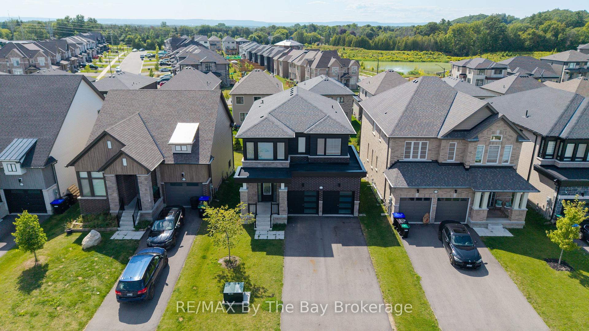 Photo 46 of 17 Rosanne Circle, Wasaga Beach — HOMEH