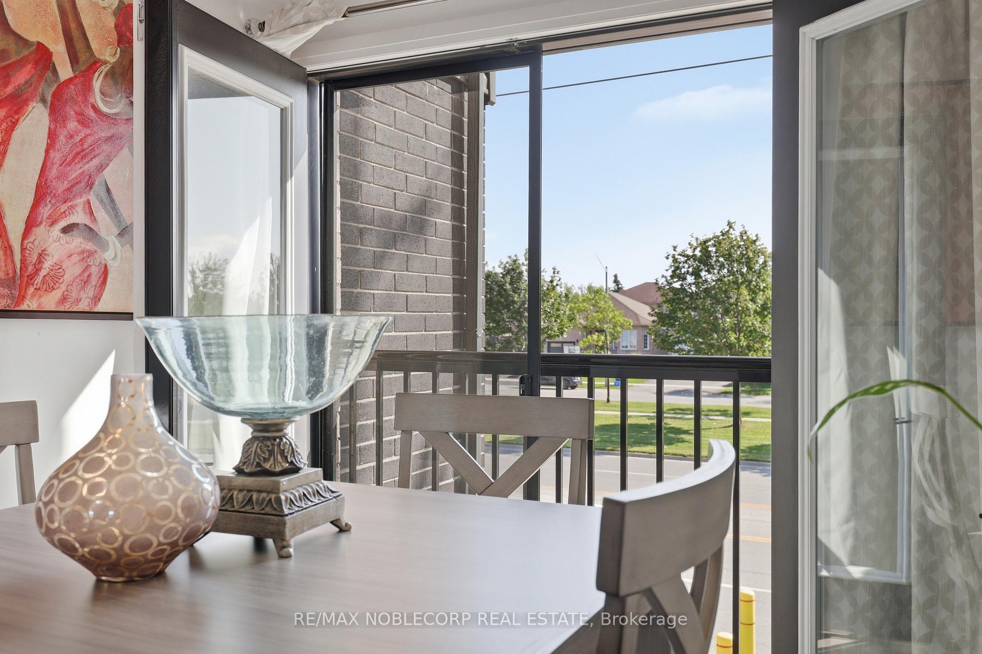 Photo 6 of 51 Fairlane Avenue, Barrie, Painswick South — HOMEH