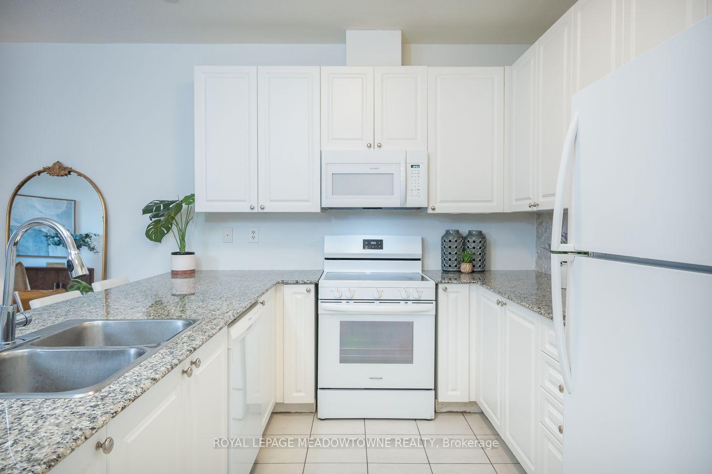 Photo 12 of Unit 302, 383 Main Street, Milton, Old Milton — HOMEH