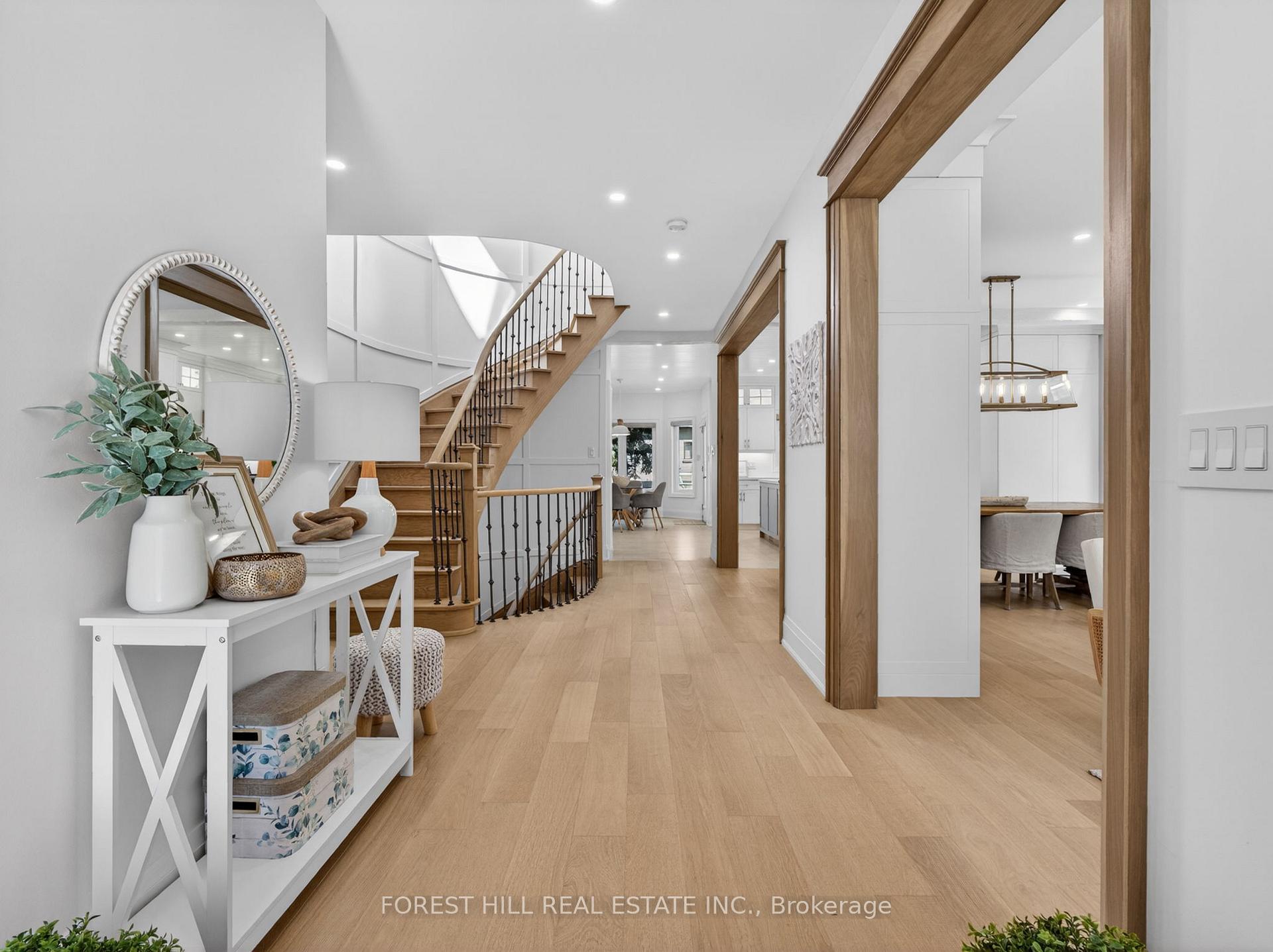 Photo 7 of 118 Pathlane Road, Richmond Hill, Langstaff — HOMEH