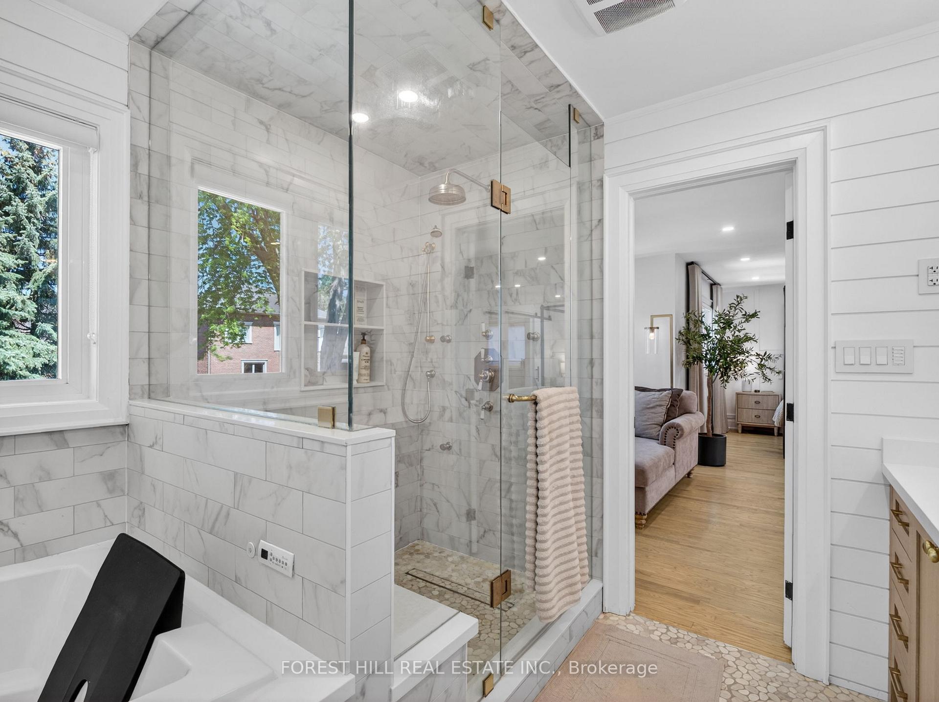 Photo 49 of 118 Pathlane Road, Richmond Hill, Langstaff — HOMEH
