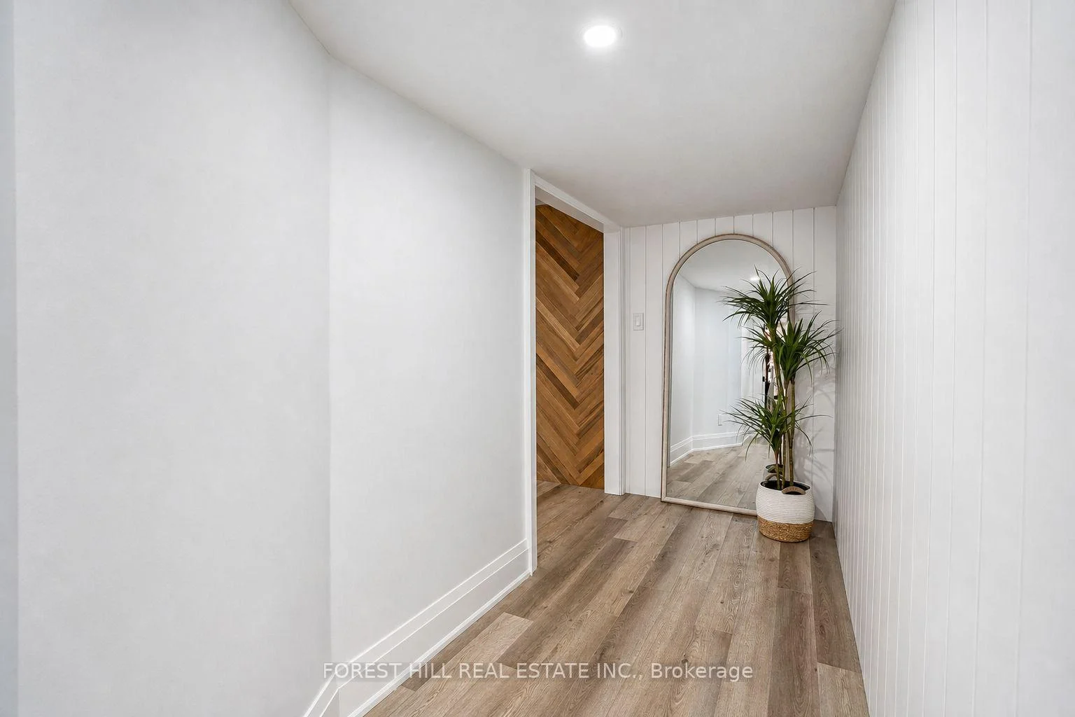 Photo 8 of 118 Pathlane Road, Richmond Hill, Langstaff — HOMEH