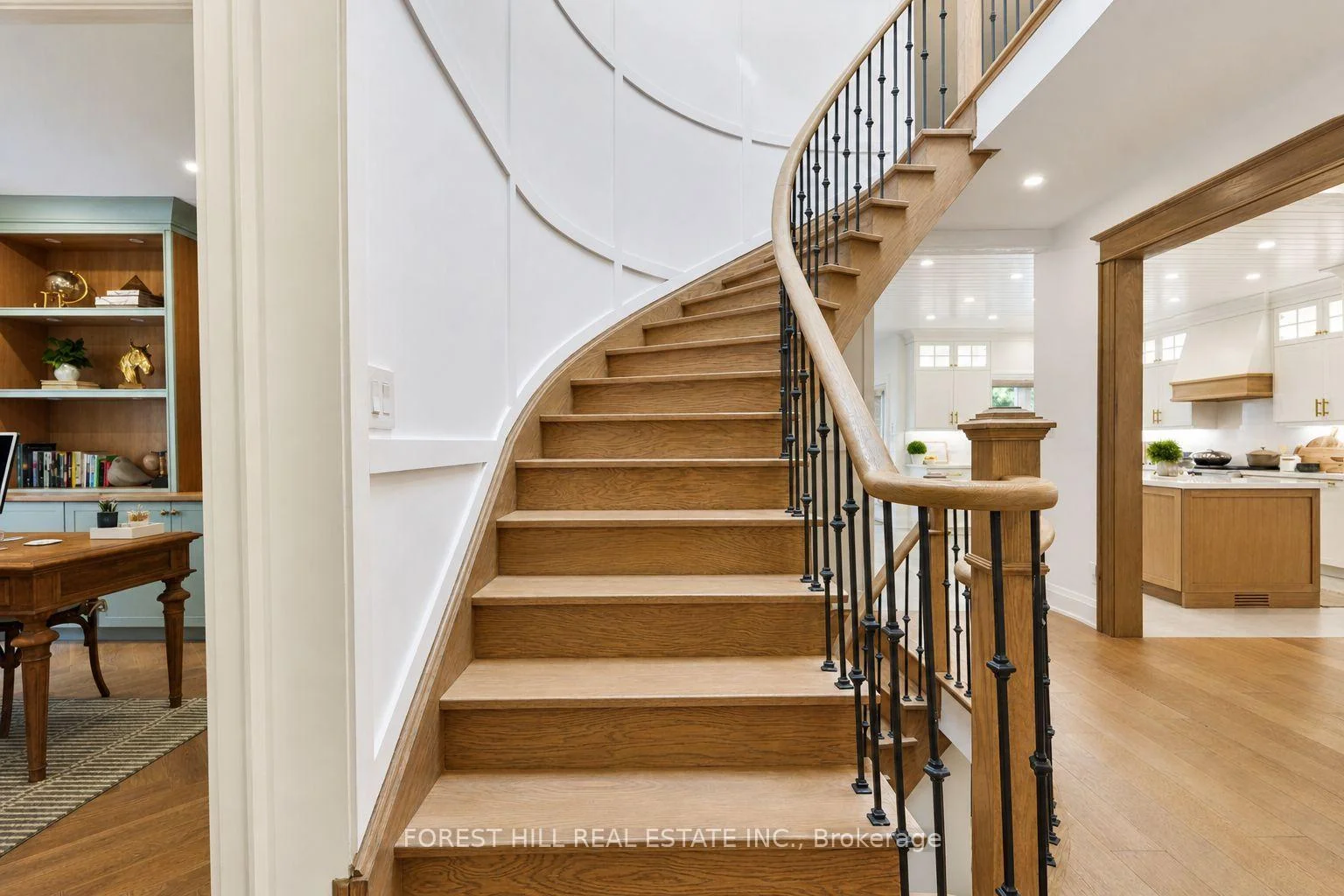 Photo 44 of 118 Pathlane Road, Richmond Hill, Langstaff — HOMEH
