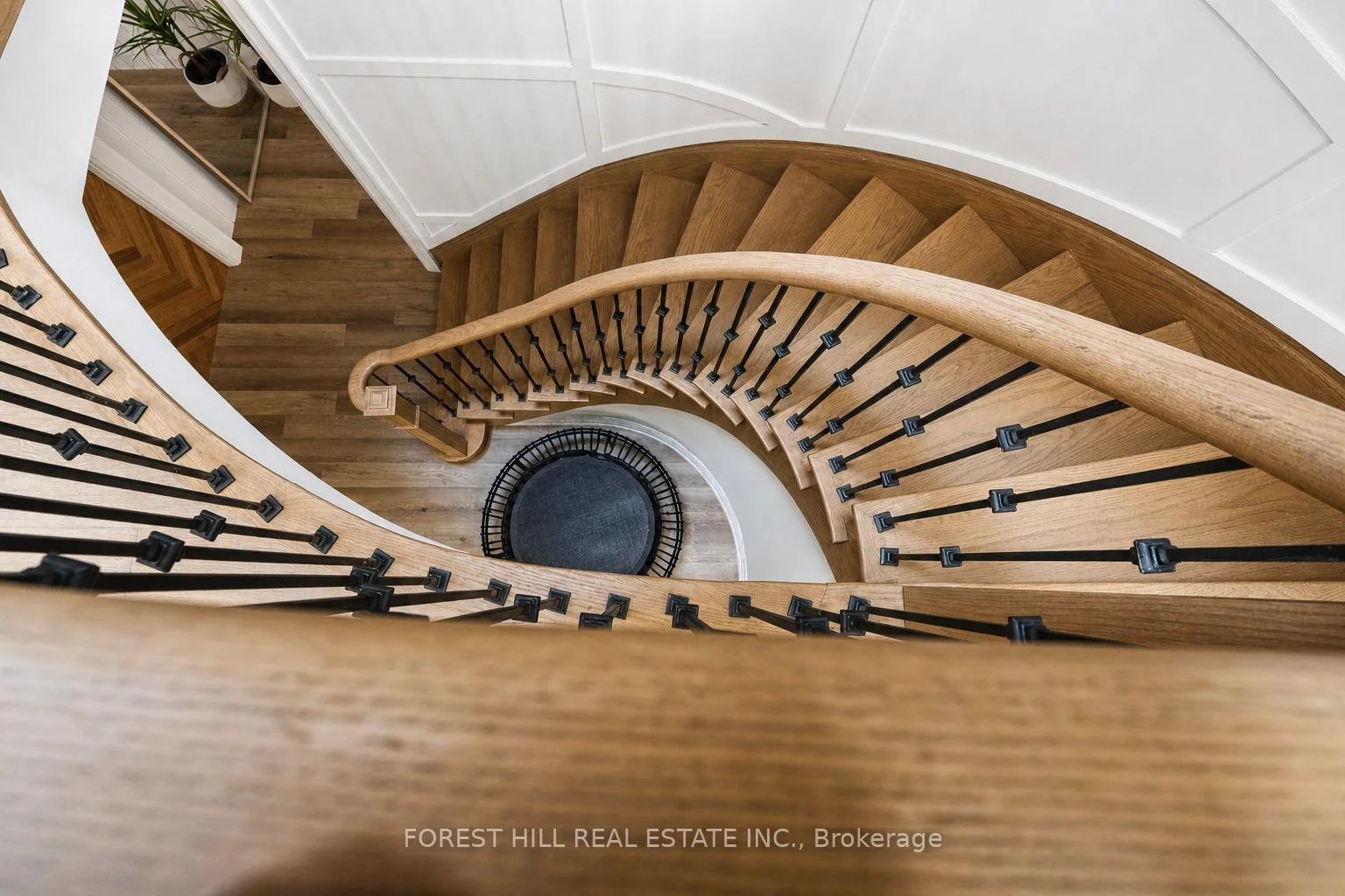 Photo 46 of 118 Pathlane Road, Richmond Hill, Langstaff — HOMEH