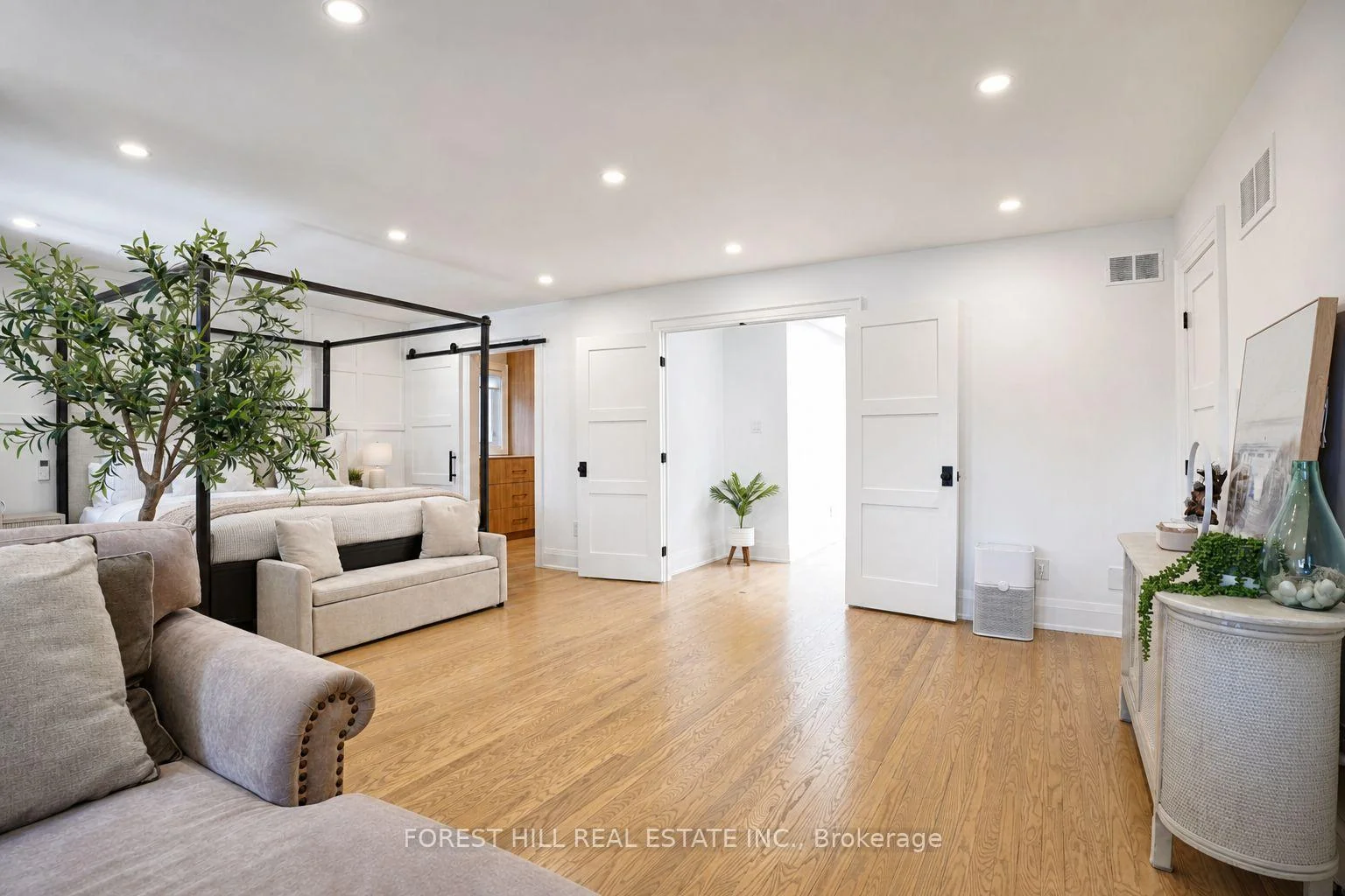 Photo 70 of 118 Pathlane Road, Richmond Hill, Langstaff — HOMEH