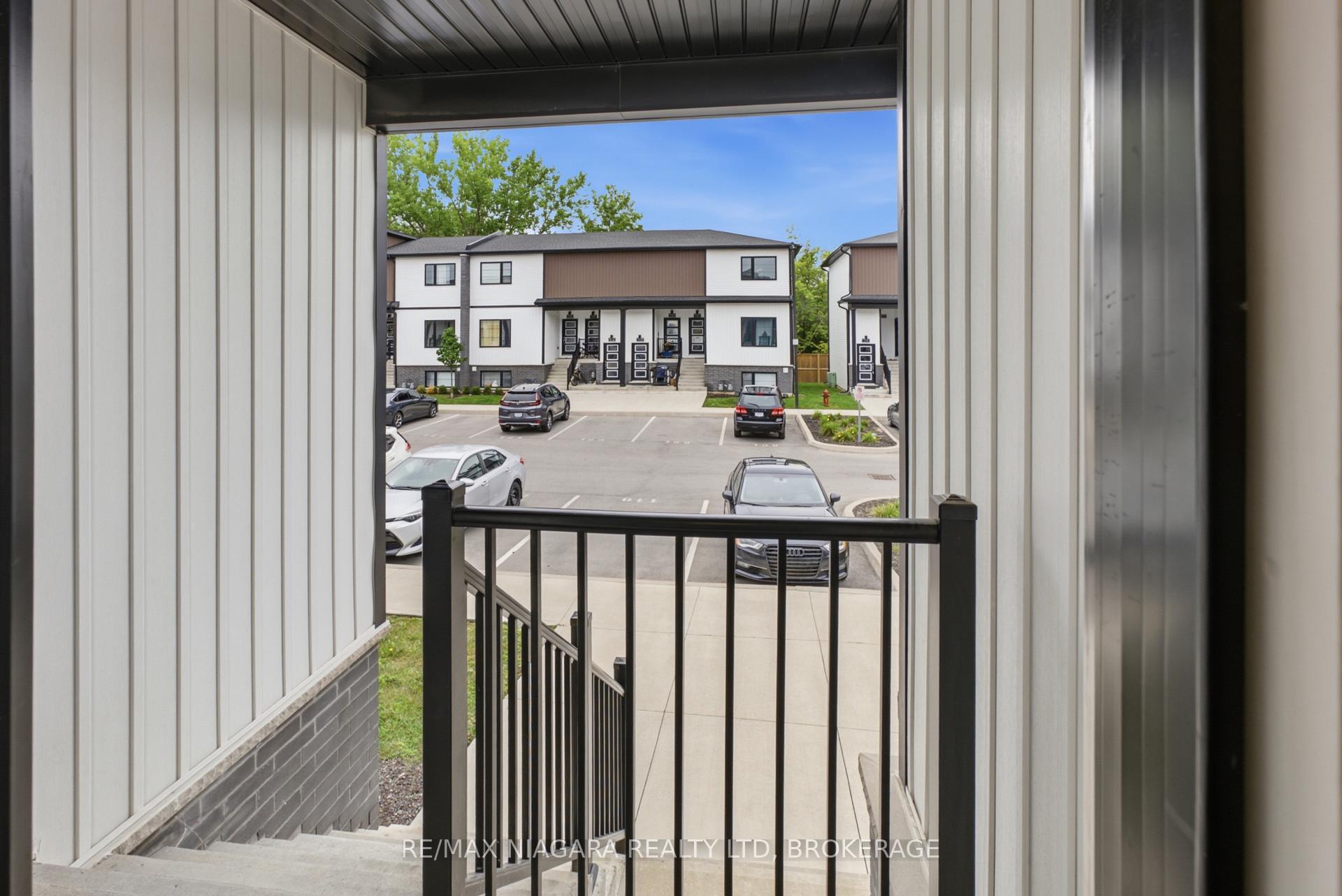 Photo 3 of Unit 635, 4263 Fourth Avenue, Niagara Falls, Clifton Hill — HOMEH