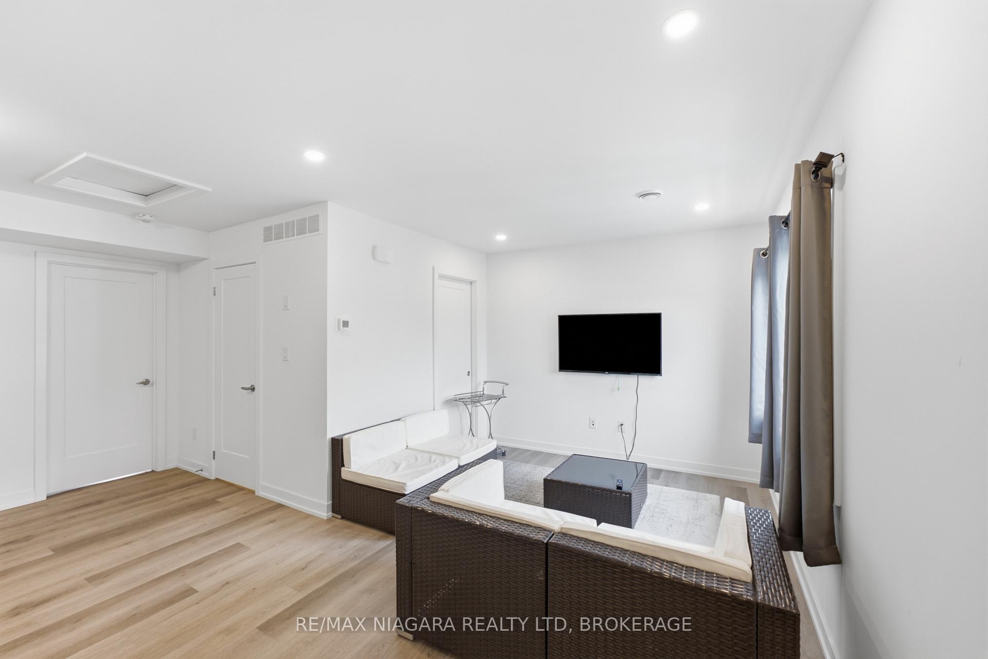 Photo 6 of Unit 635, 4263 Fourth Avenue, Niagara Falls, Clifton Hill — HOMEH