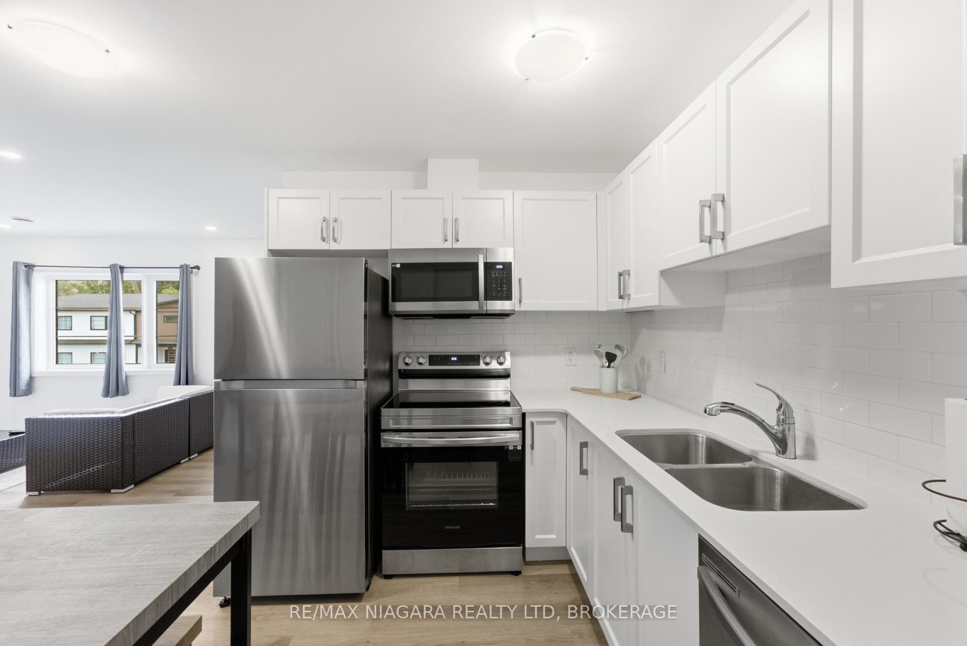 Photo 10 of Unit 635, 4263 Fourth Avenue, Niagara Falls, Clifton Hill — HOMEH