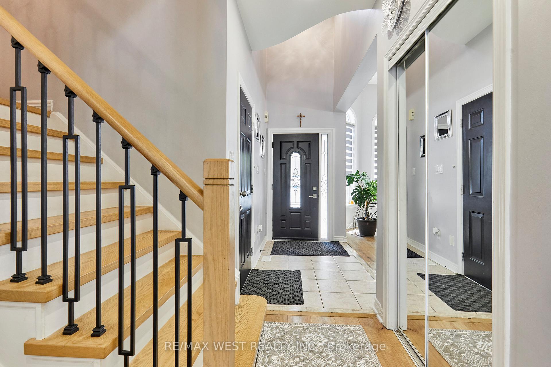 Photo 2 of 67 Kenilworth Crescent, Whitby, Brooklin — HOMEH
