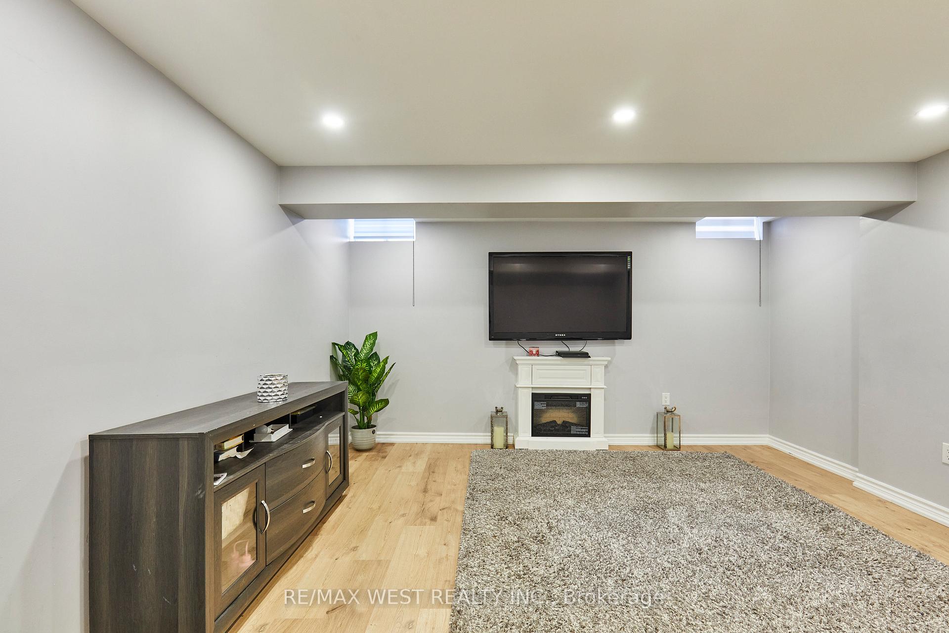 Photo 20 of 67 Kenilworth Crescent, Whitby, Brooklin — HOMEH
