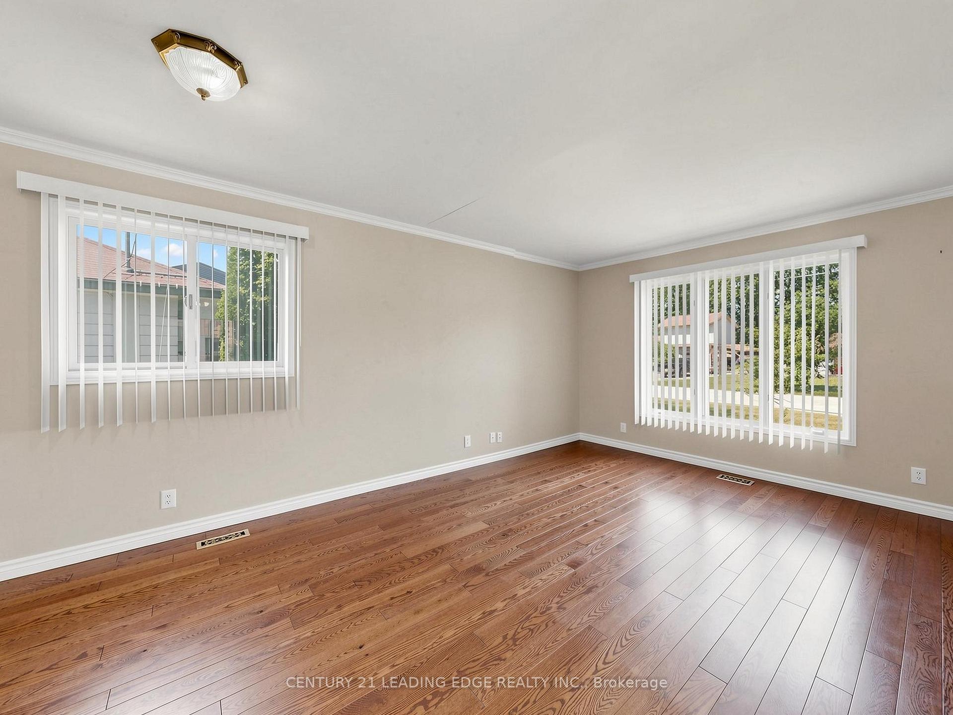 Photo 5 of 177 Silas Boulevard, Georgina, Keswick North — HOMEH