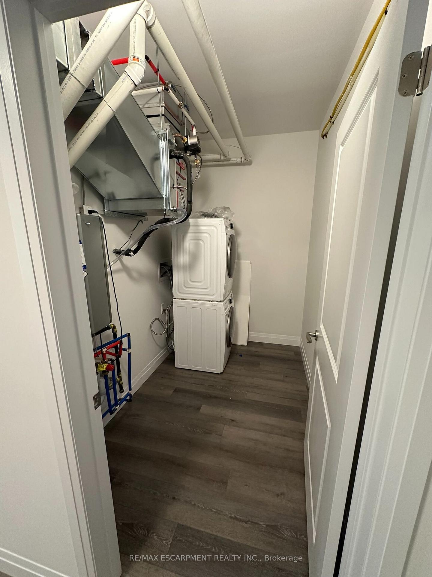 Photo 8 of Unit 302, 153 Wilson Street W, Hamilton, Ancaster — HOMEH