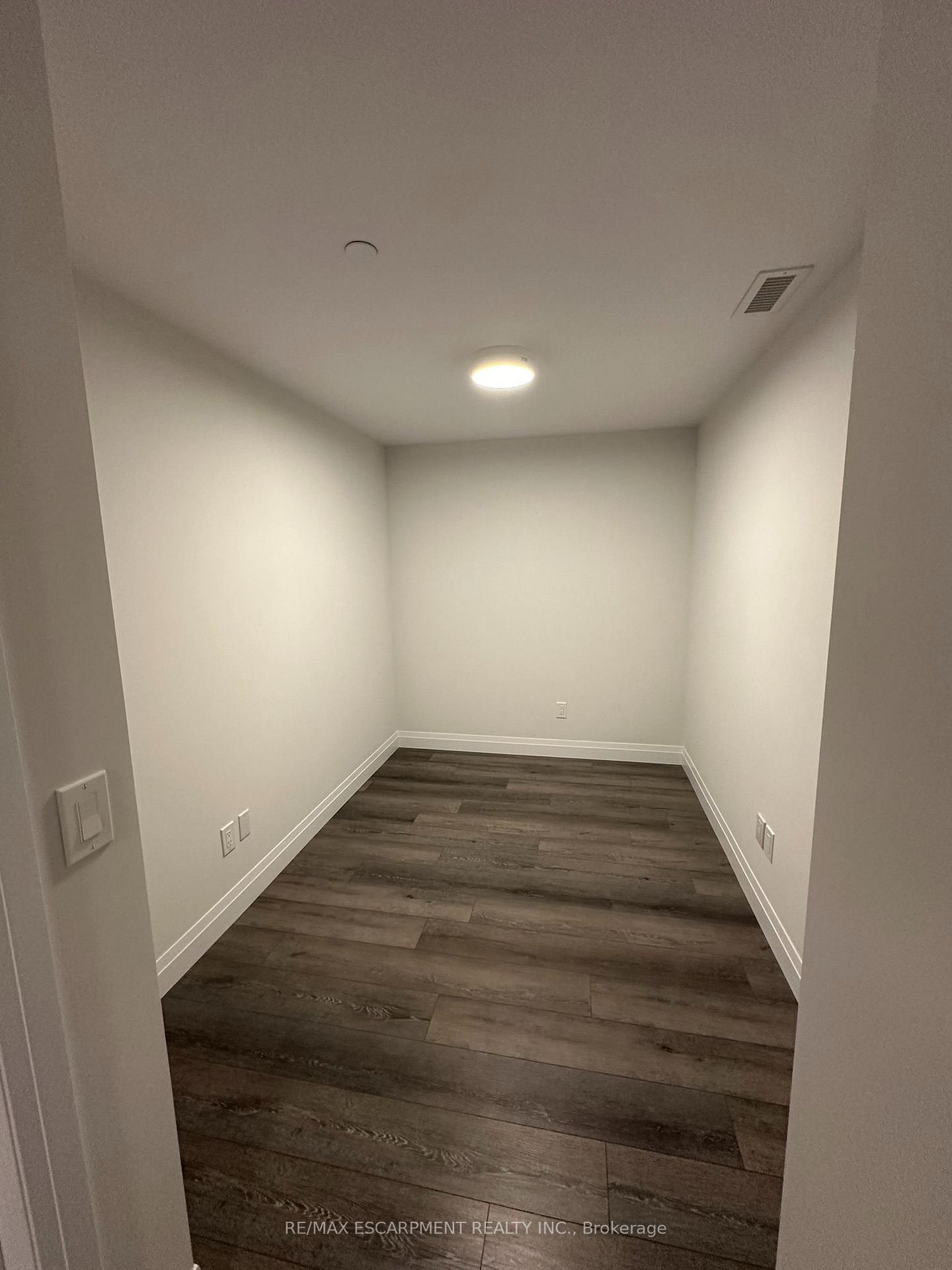 Photo 9 of Unit 302, 153 Wilson Street W, Hamilton, Ancaster — HOMEH