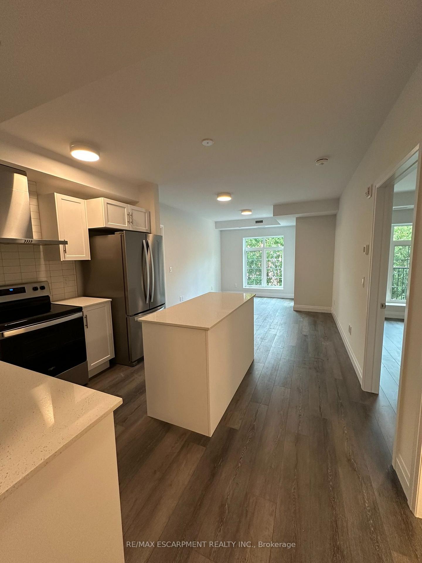 Photo 11 of Unit 302, 153 Wilson Street W, Hamilton, Ancaster — HOMEH