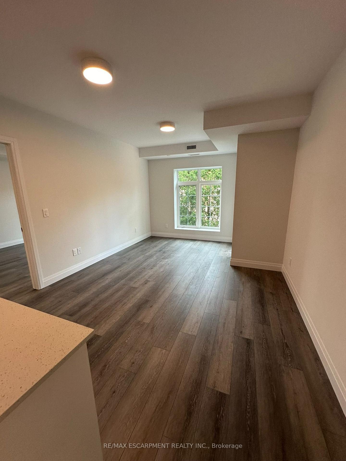 Photo 15 of Unit 302, 153 Wilson Street W, Hamilton, Ancaster — HOMEH