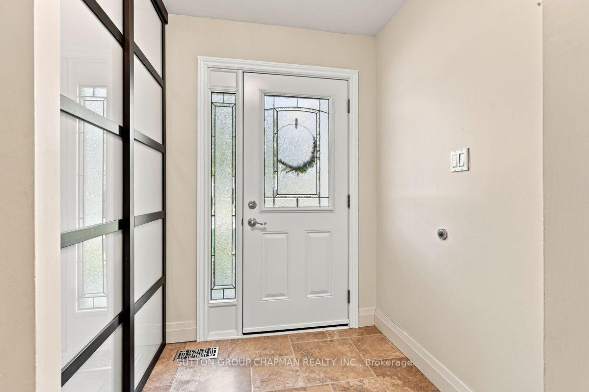 Photo 4 of 99 Inverary Crescent, London, North I — HOMEH