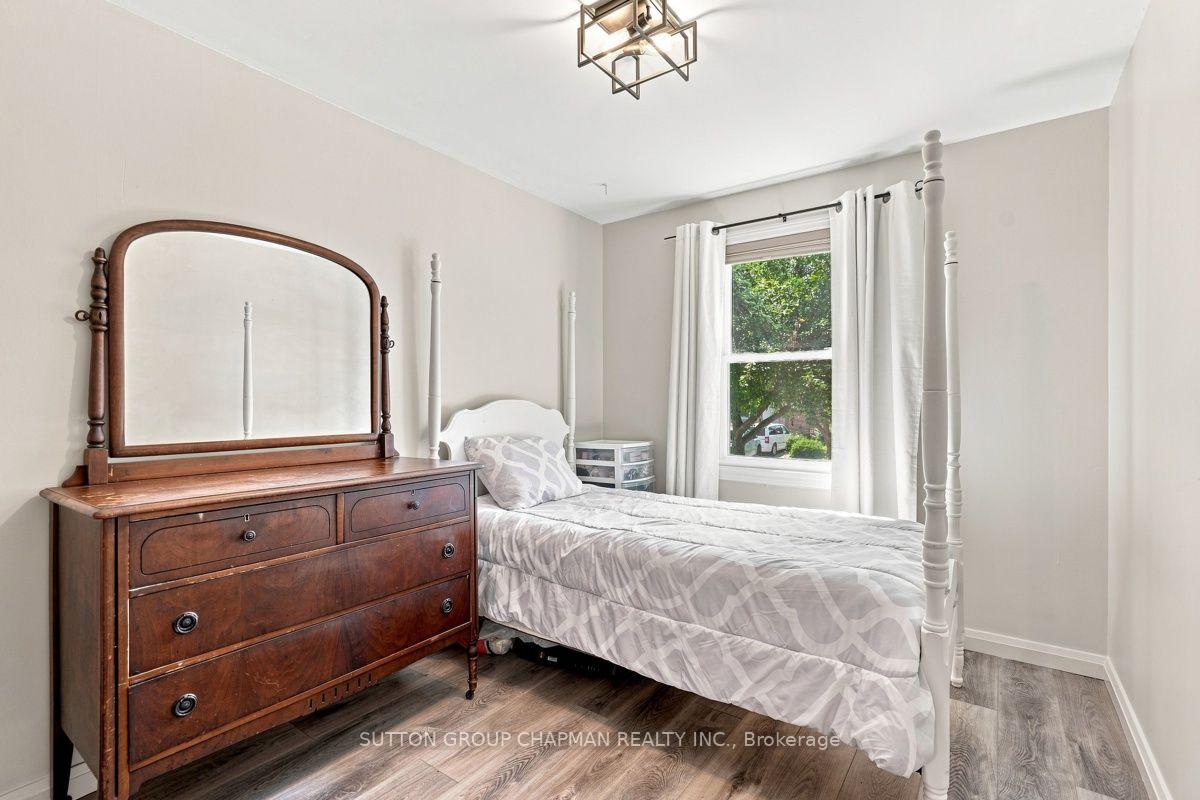 Photo 15 of 99 Inverary Crescent, London, North I — HOMEH