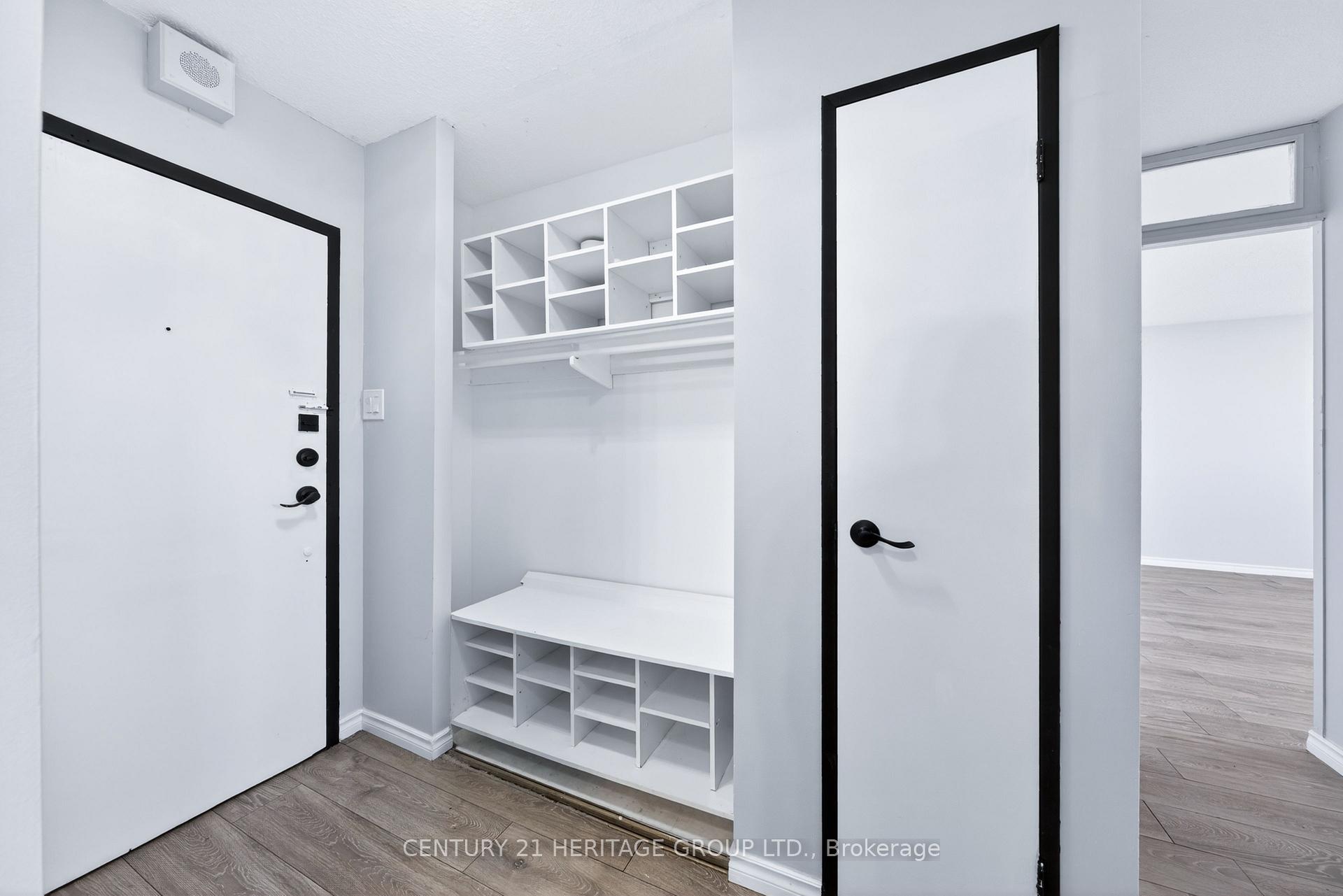 Photo 3 of Unit 1601, 2645 Kipling Avenue, Etobicoke, Mount Olive-Silverstone-Jamestown — HOMEH