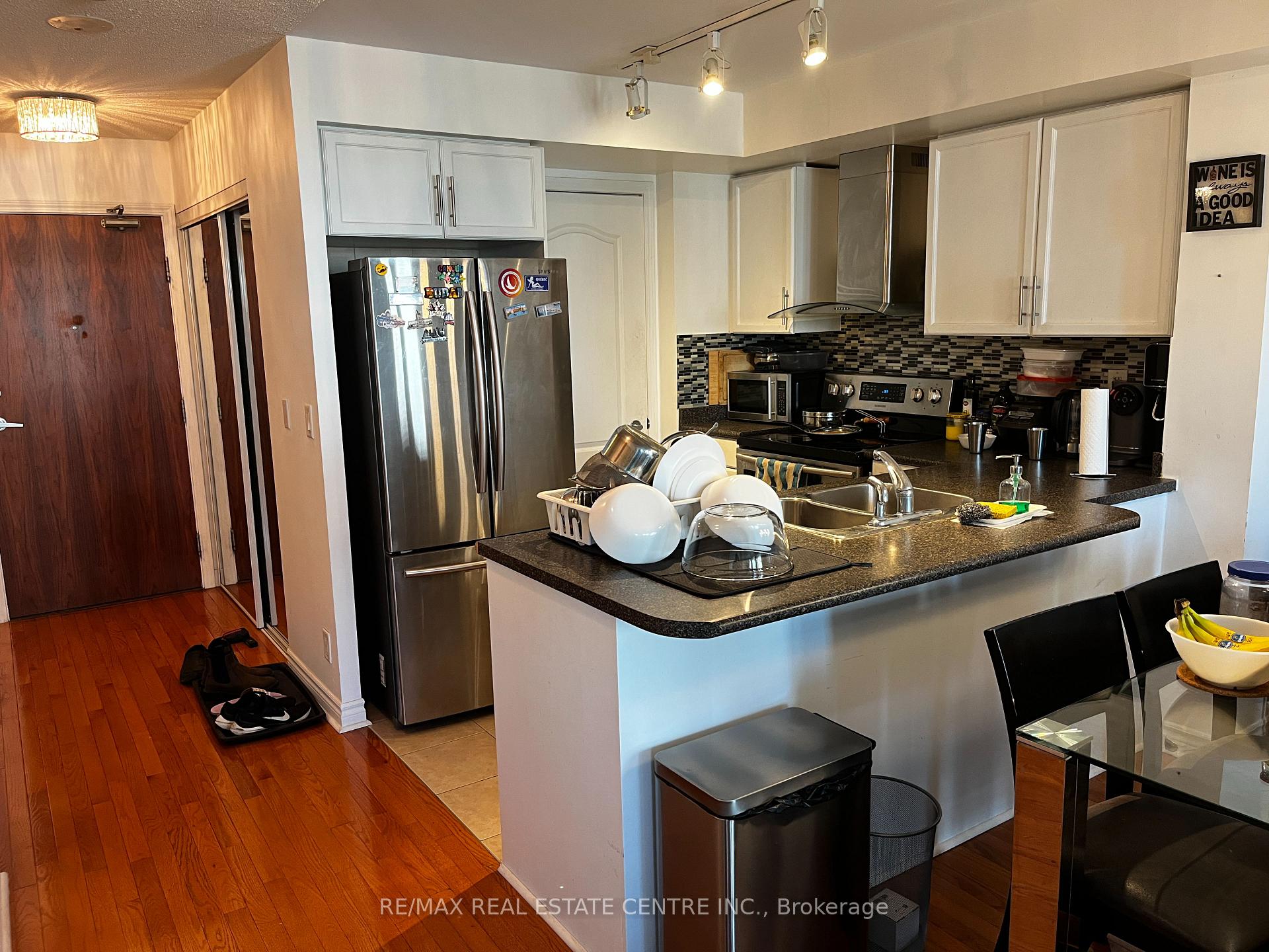 Photo 9 of Unit 1010, 33 Elm Drive W, Mississauga, City Centre — HOMEH