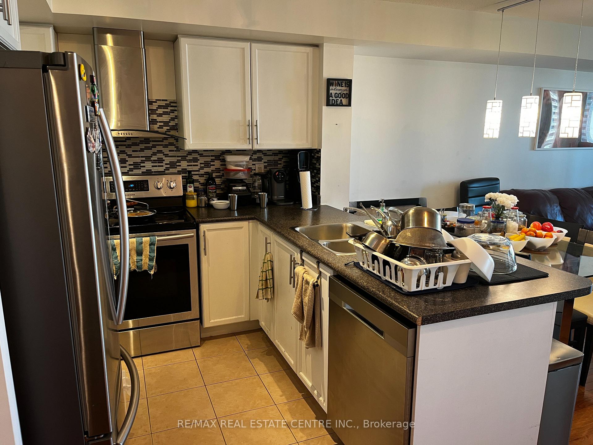 Photo 10 of Unit 1010, 33 Elm Drive W, Mississauga, City Centre — HOMEH