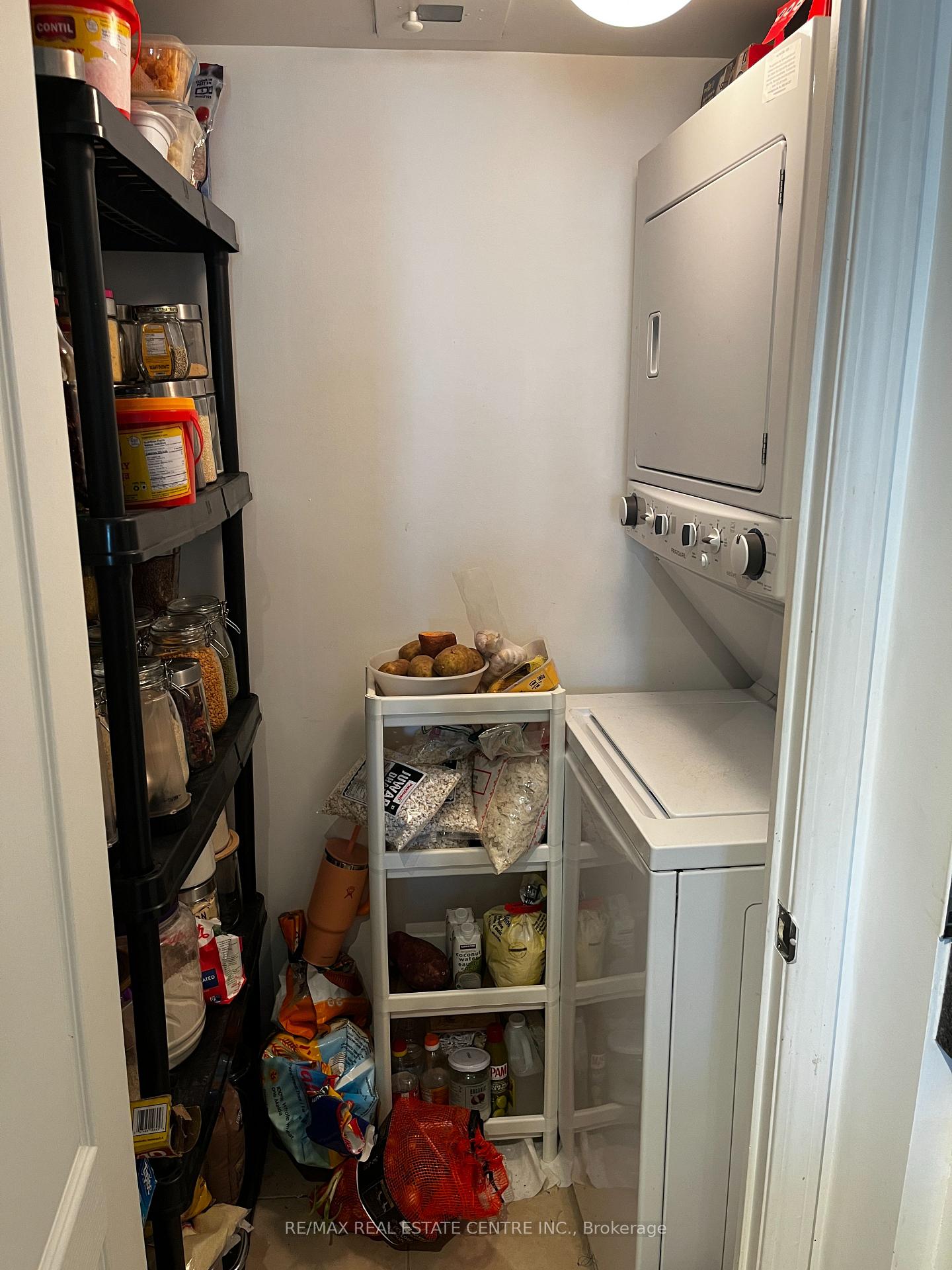 Photo 11 of Unit 1010, 33 Elm Drive W, Mississauga, City Centre — HOMEH
