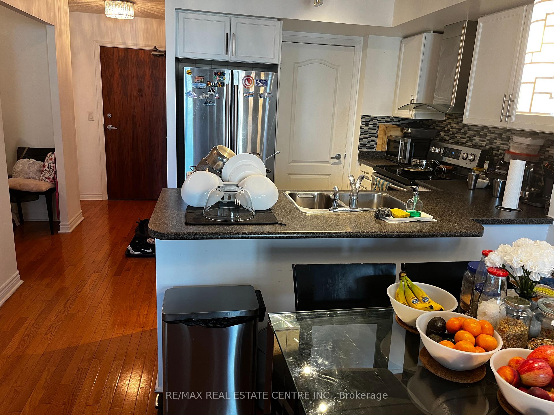 Photo 12 of Unit 1010, 33 Elm Drive W, Mississauga, City Centre — HOMEH
