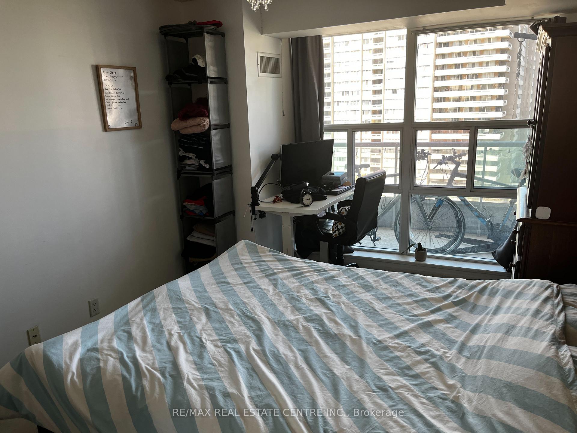 Photo 13 of Unit 1010, 33 Elm Drive W, Mississauga, City Centre — HOMEH