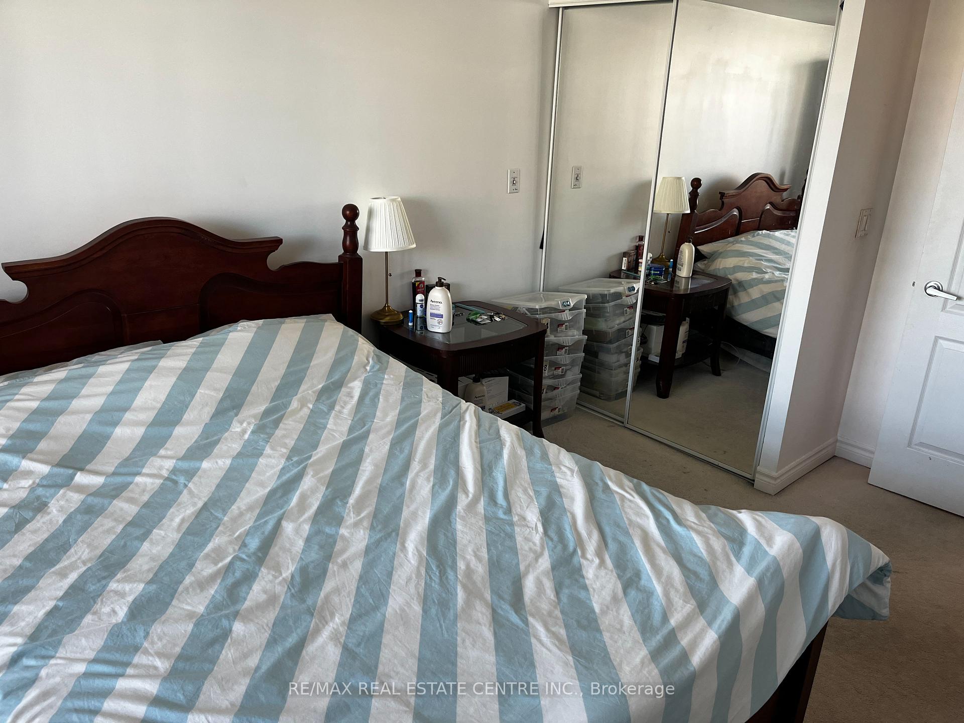 Photo 14 of Unit 1010, 33 Elm Drive W, Mississauga, City Centre — HOMEH