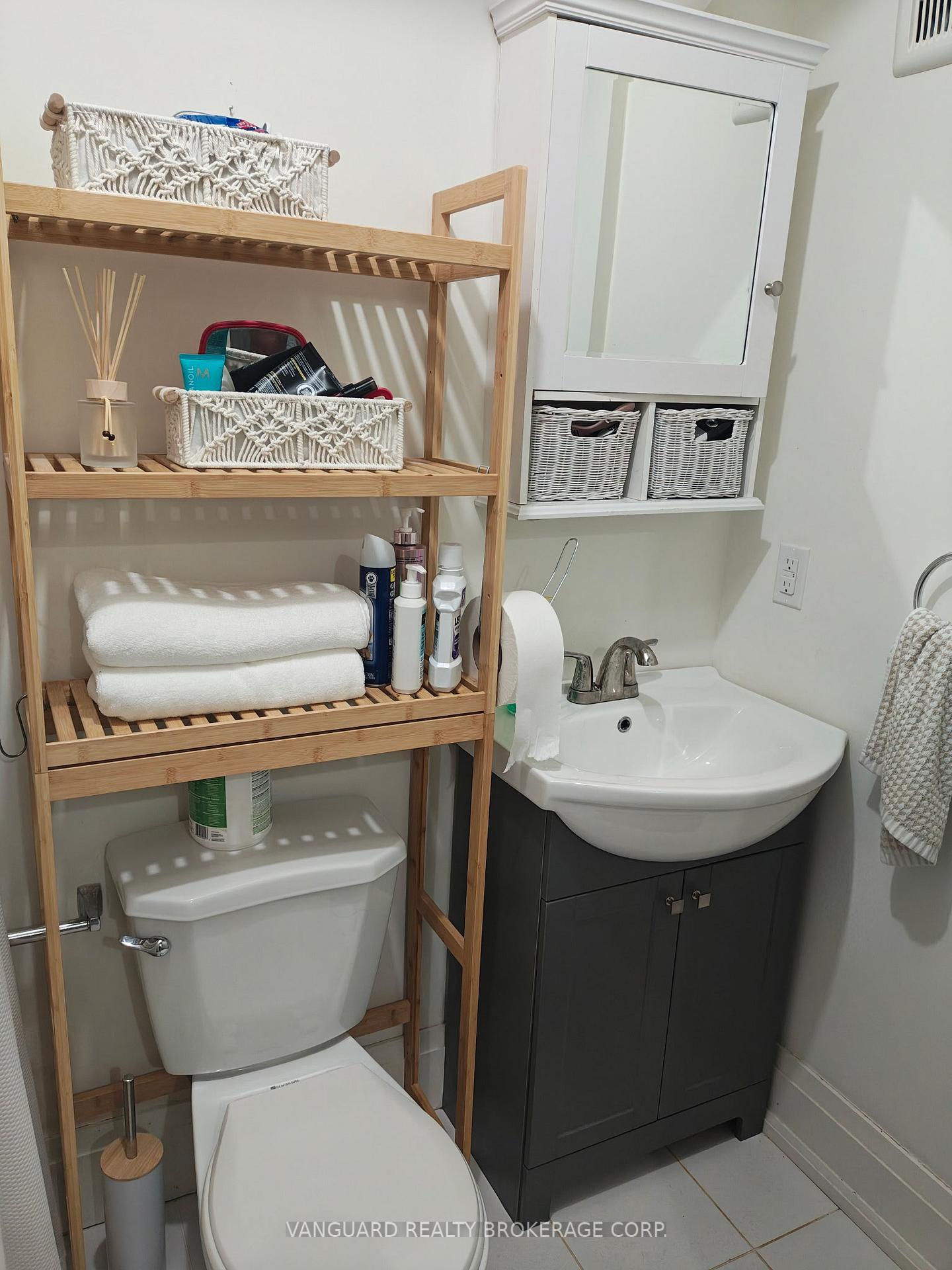 Photo 11 of Unit Basement, 982 Dovercourt Road, Toronto, Dovercourt-Wallace Emerson-Junction — HOMEH