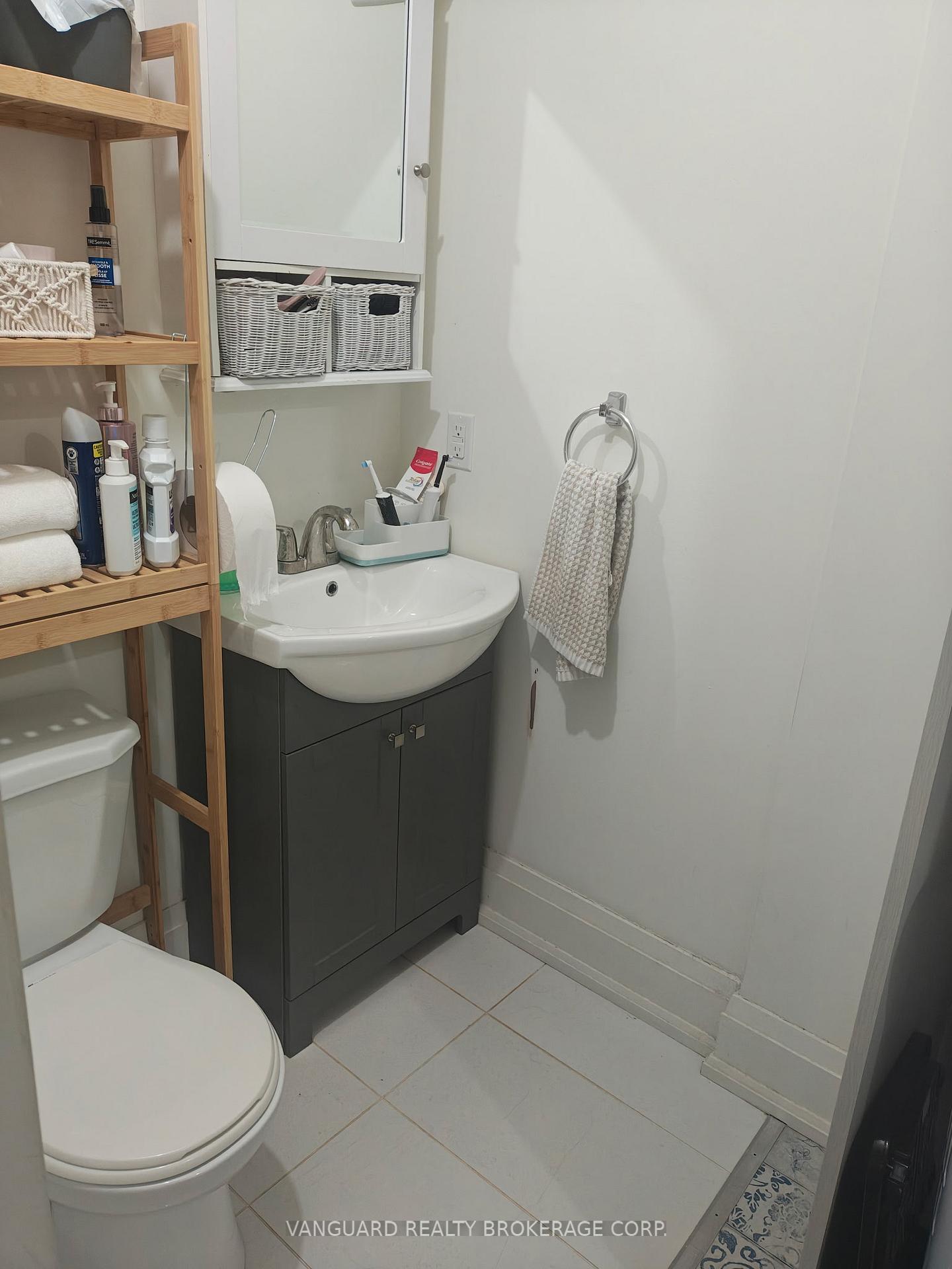Photo 12 of Unit Basement, 982 Dovercourt Road, Toronto, Dovercourt-Wallace Emerson-Junction — HOMEH