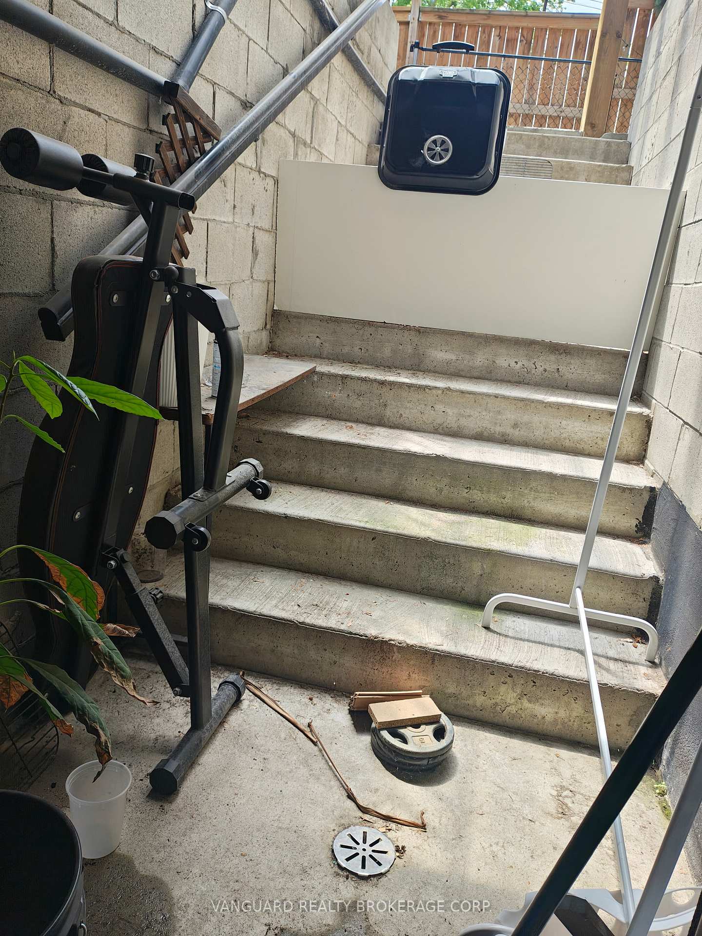Photo 14 of Unit Basement, 982 Dovercourt Road, Toronto, Dovercourt-Wallace Emerson-Junction — HOMEH