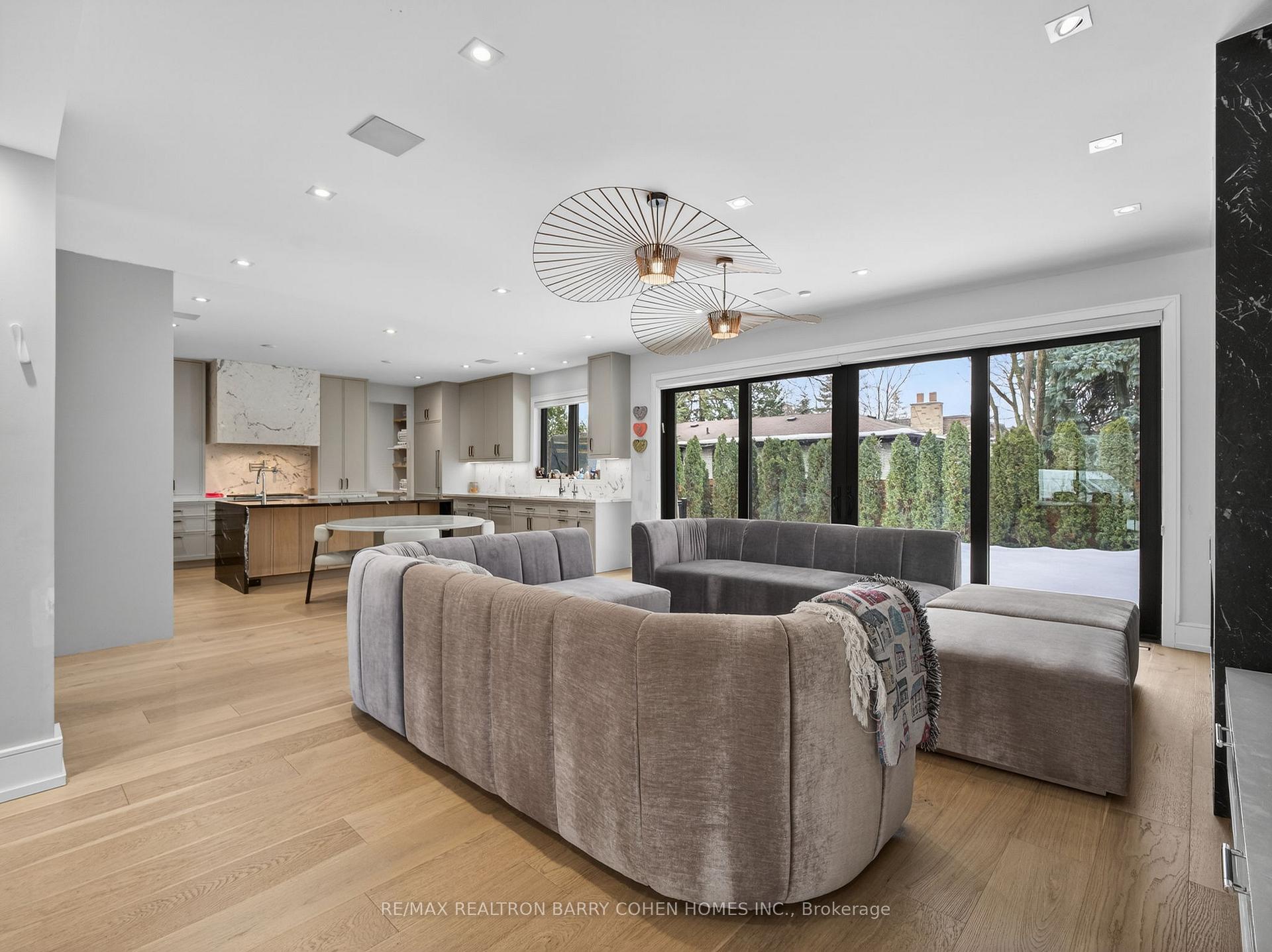 Photo 4 of 4 Forest Wood, Toronto, Bedford Park-Nortown — HOMEH